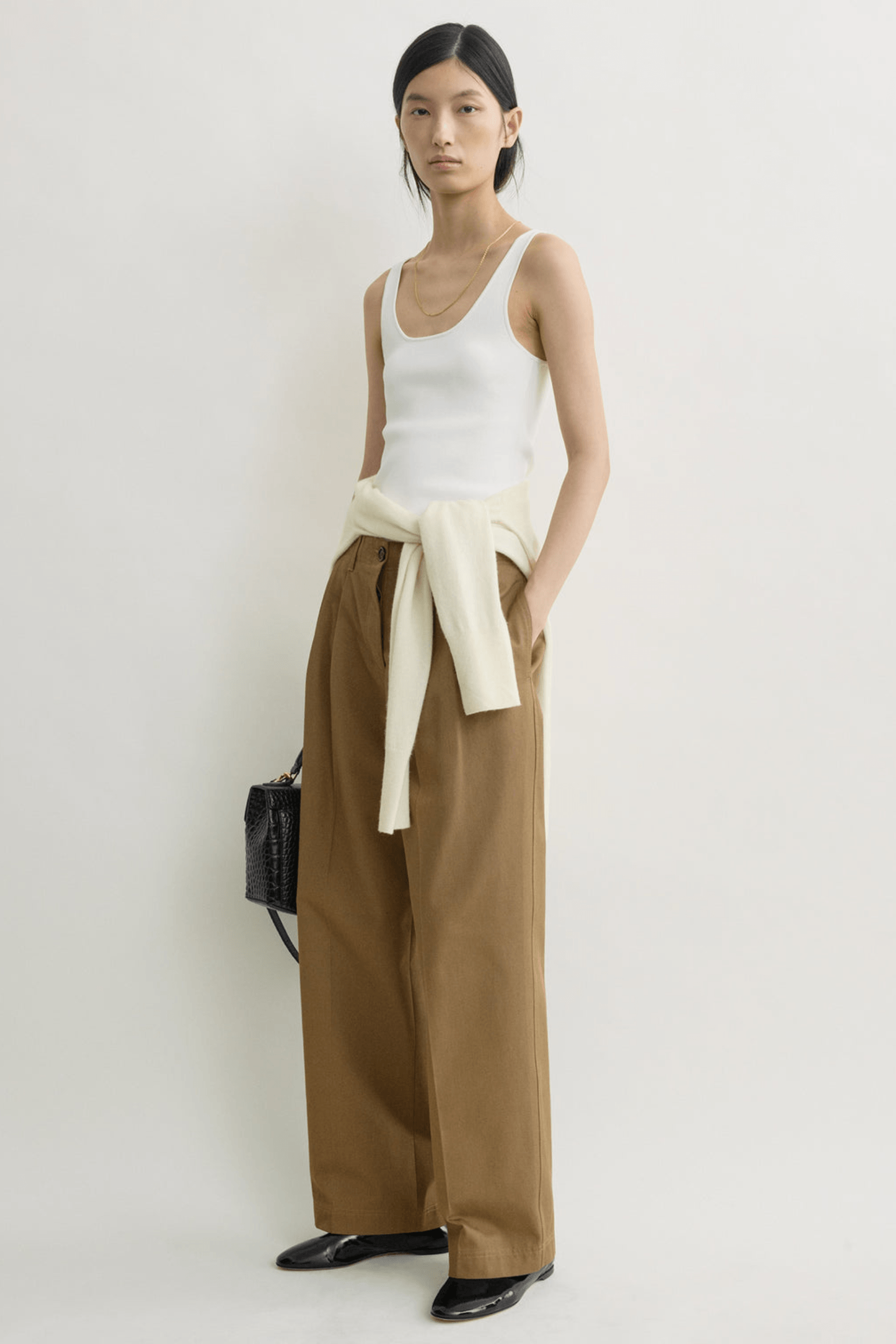 TOTEME RELAXED TWILL TROUSERS | THE NEW TREND
