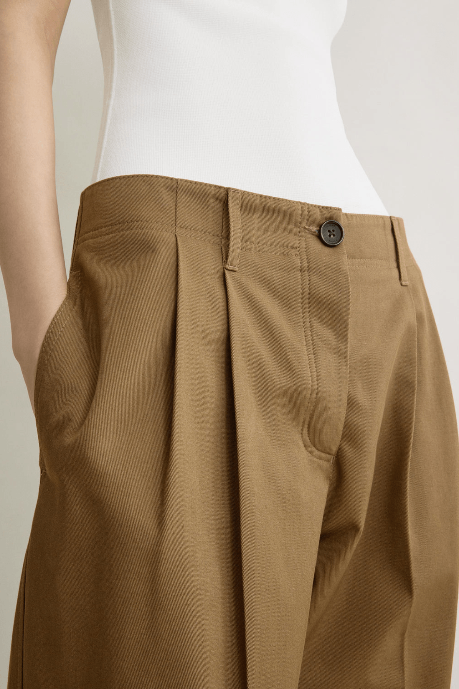 TOTEME RELAXED TWILL TROUSERS | THE NEW TREND