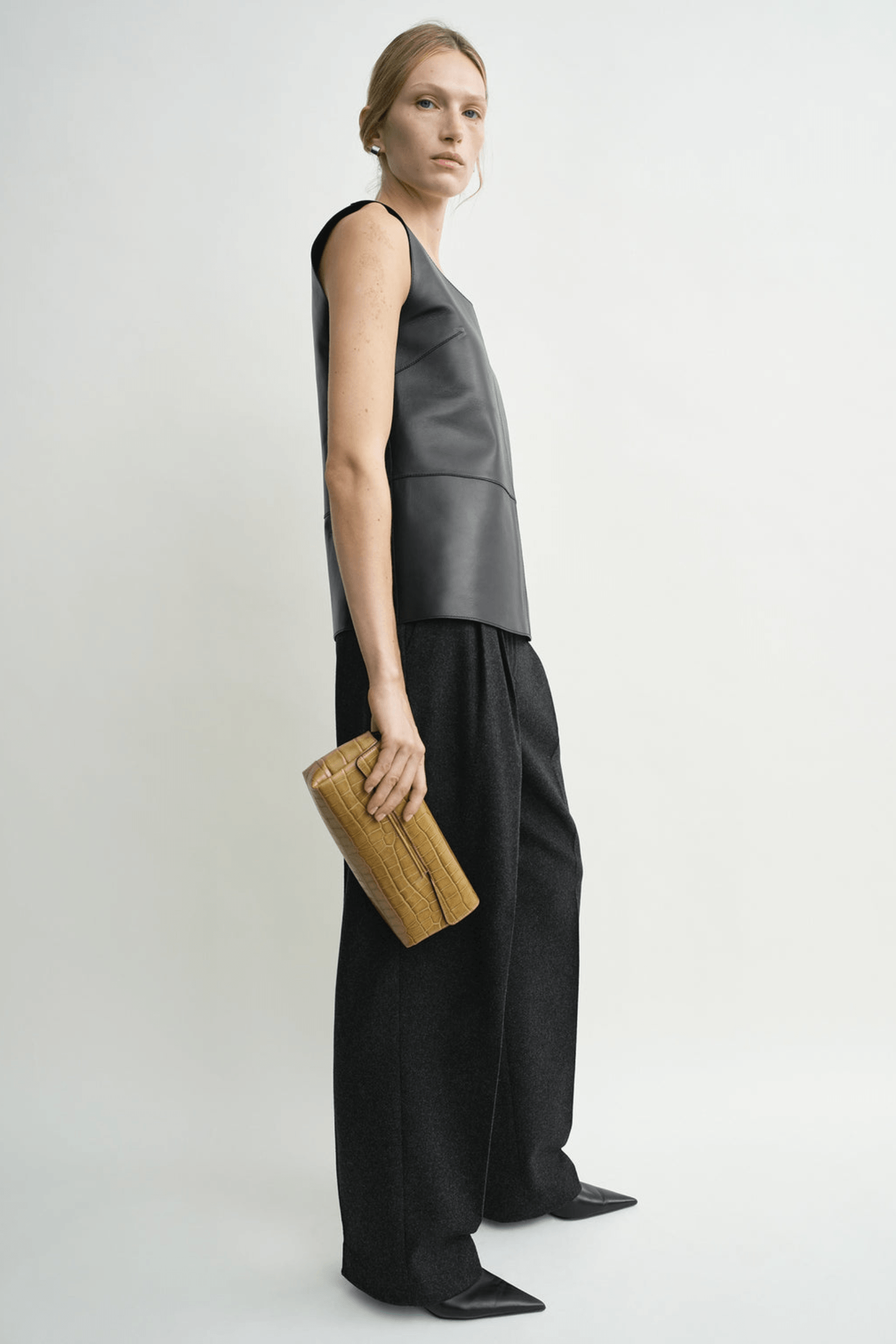 TOTEME SOFT CROCO-EMBOSSED T-CLUTCH | THE NEW TREND
