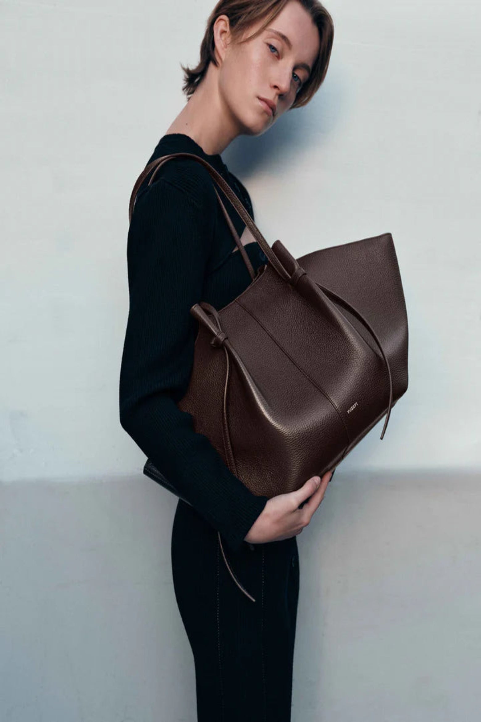 YUZEFI LARGE MOCHI PEBBLE GRAIN LEATHER BAG THE NEW TREND – The