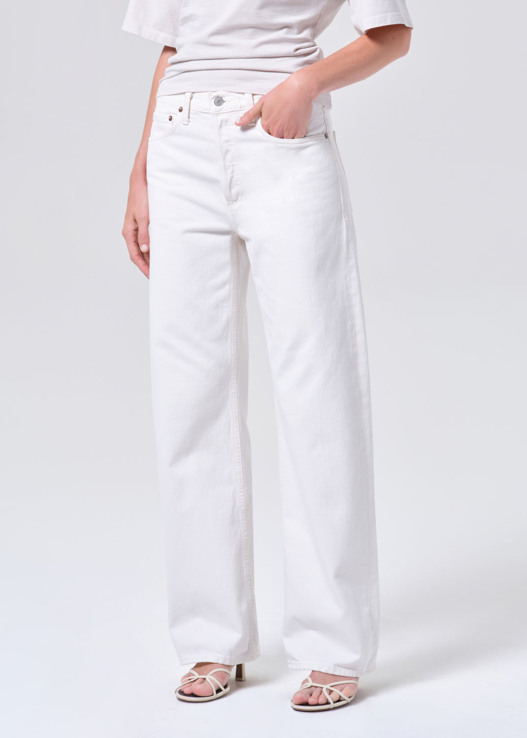 AGOLDE ARC JEAN 32 IN WHITE | THE NEW TREND