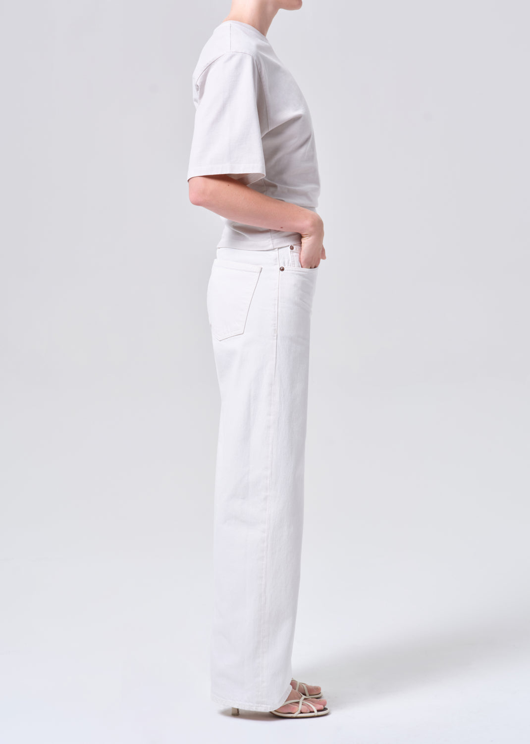 AGOLDE ARC JEAN 32 IN WHITE | THE NEW TREND