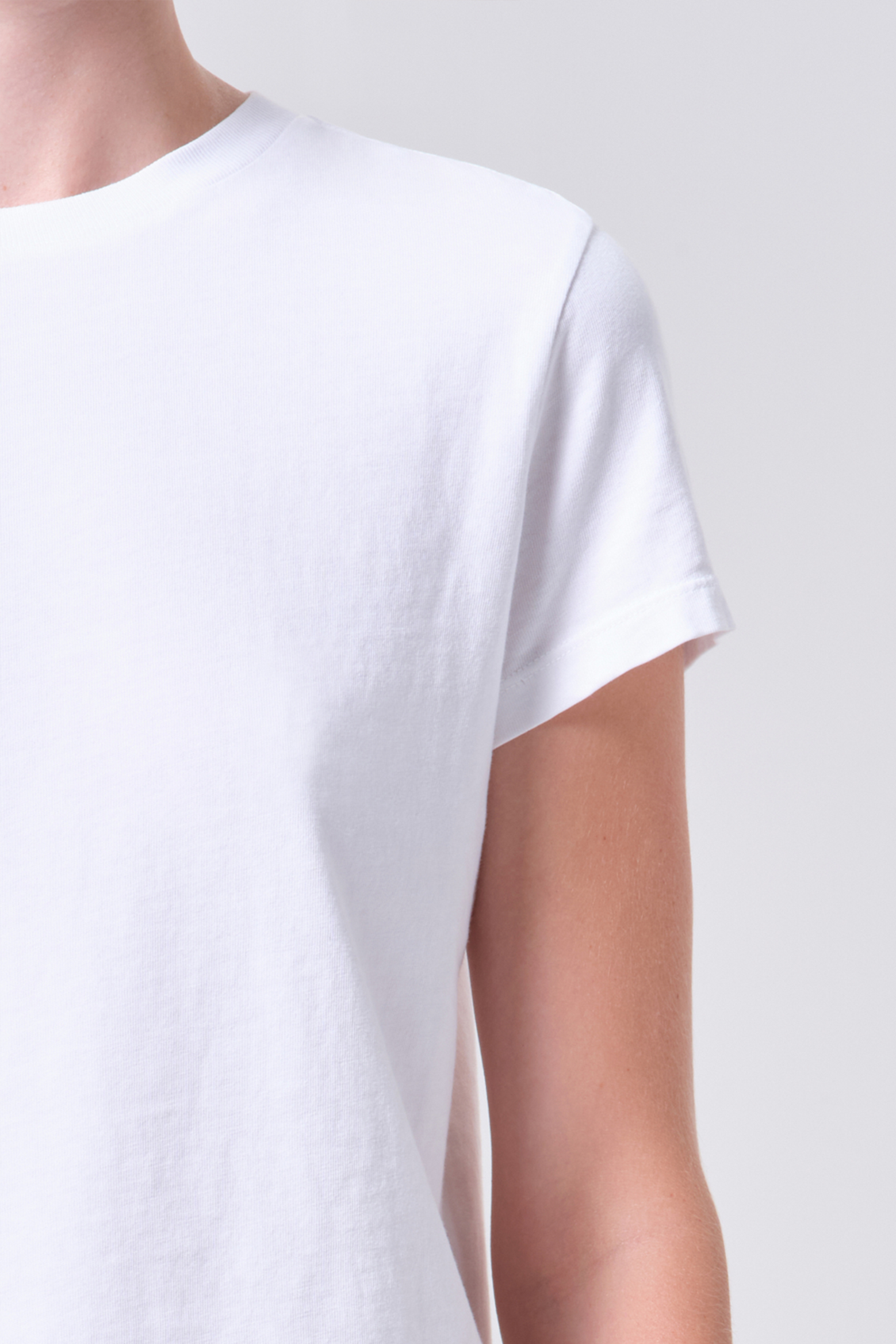 AGOLDE LONG LINE ADINE TEE WHITE | THE NEW TREND