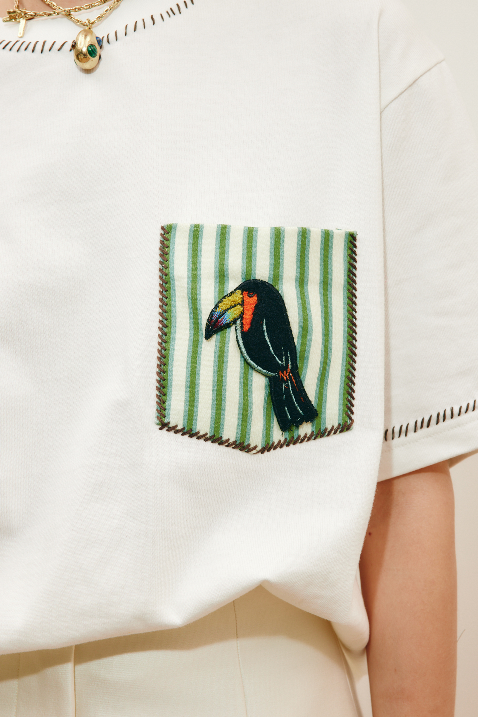 ALÉMAIS TOUCAN TANGO EMBROIDERED POCKET TEE | THE NEW TREND