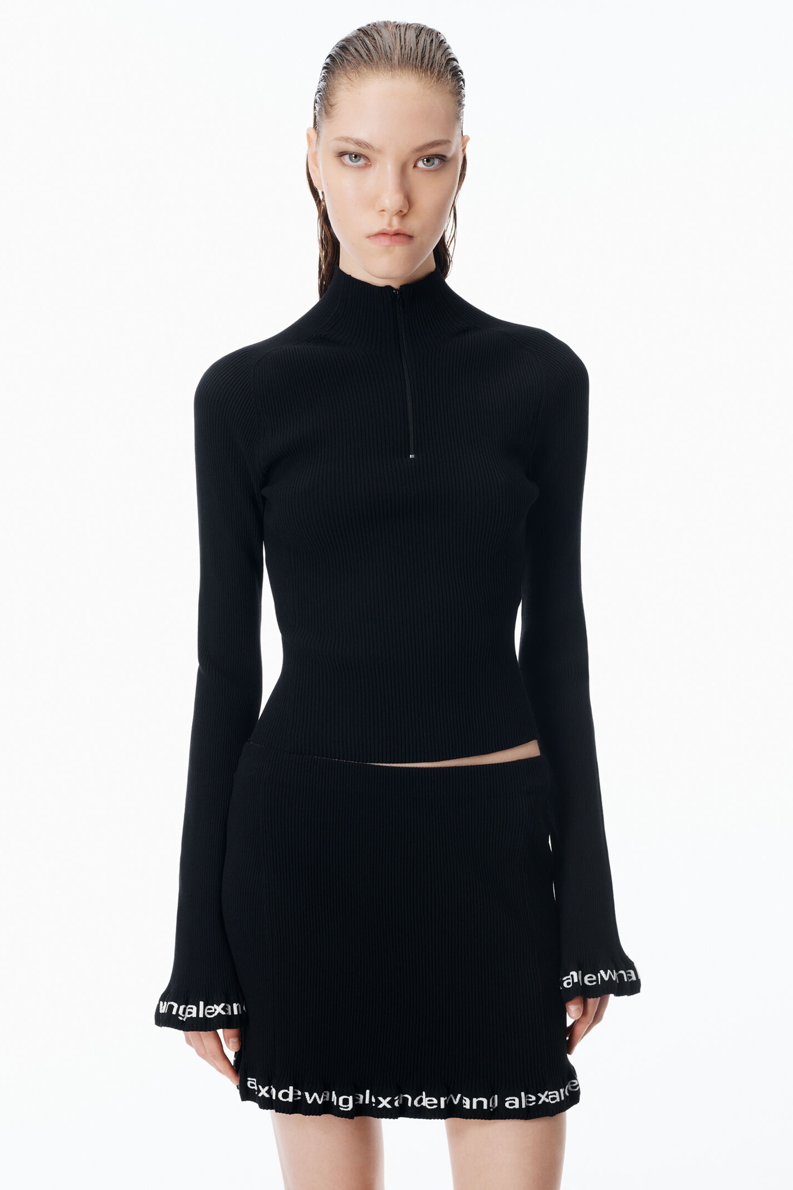 RIBBED LS ZIP TURTLENECK PULLOVER W/LOGO