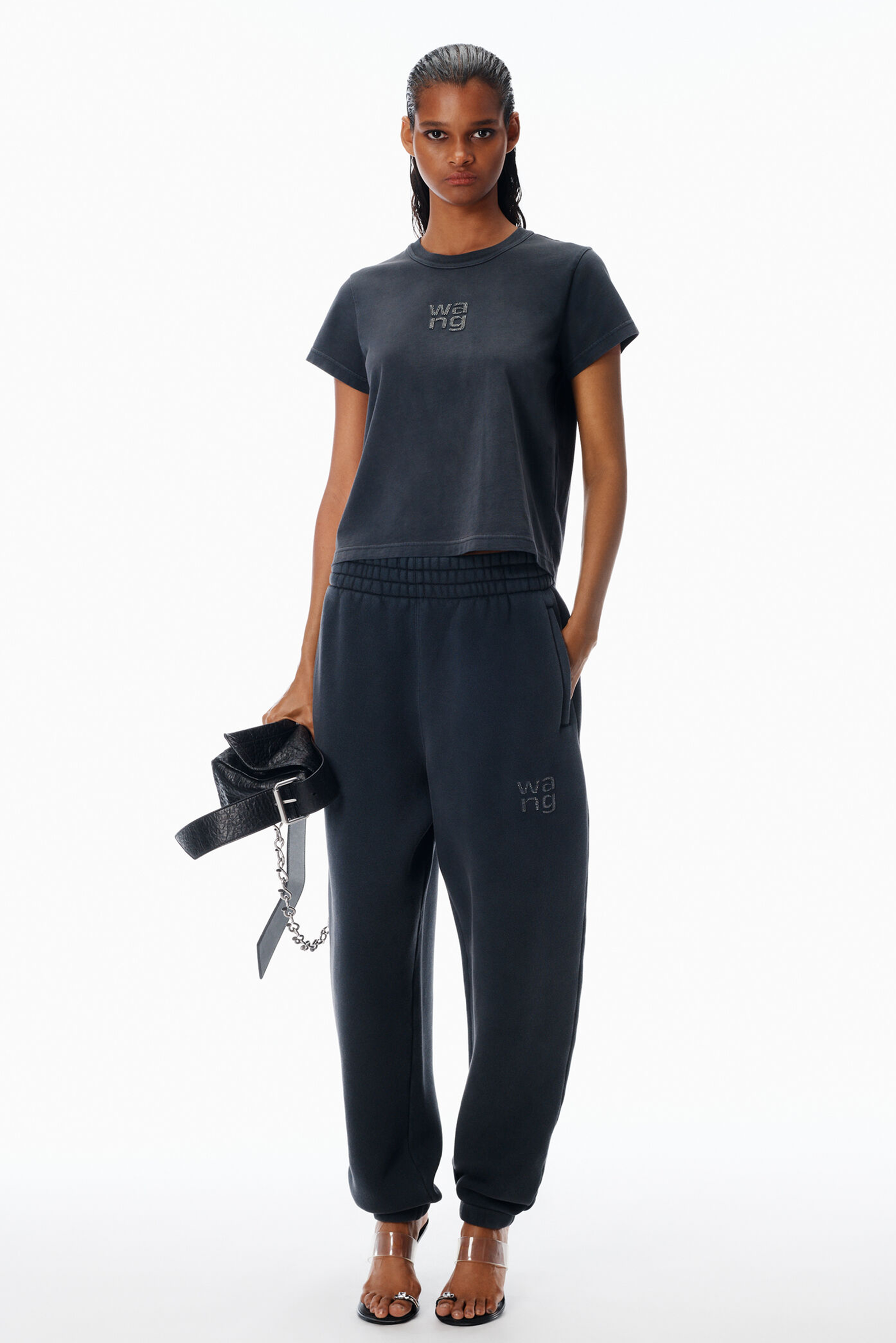 SHRUNKEN TEE W/HOTFIX LOGO