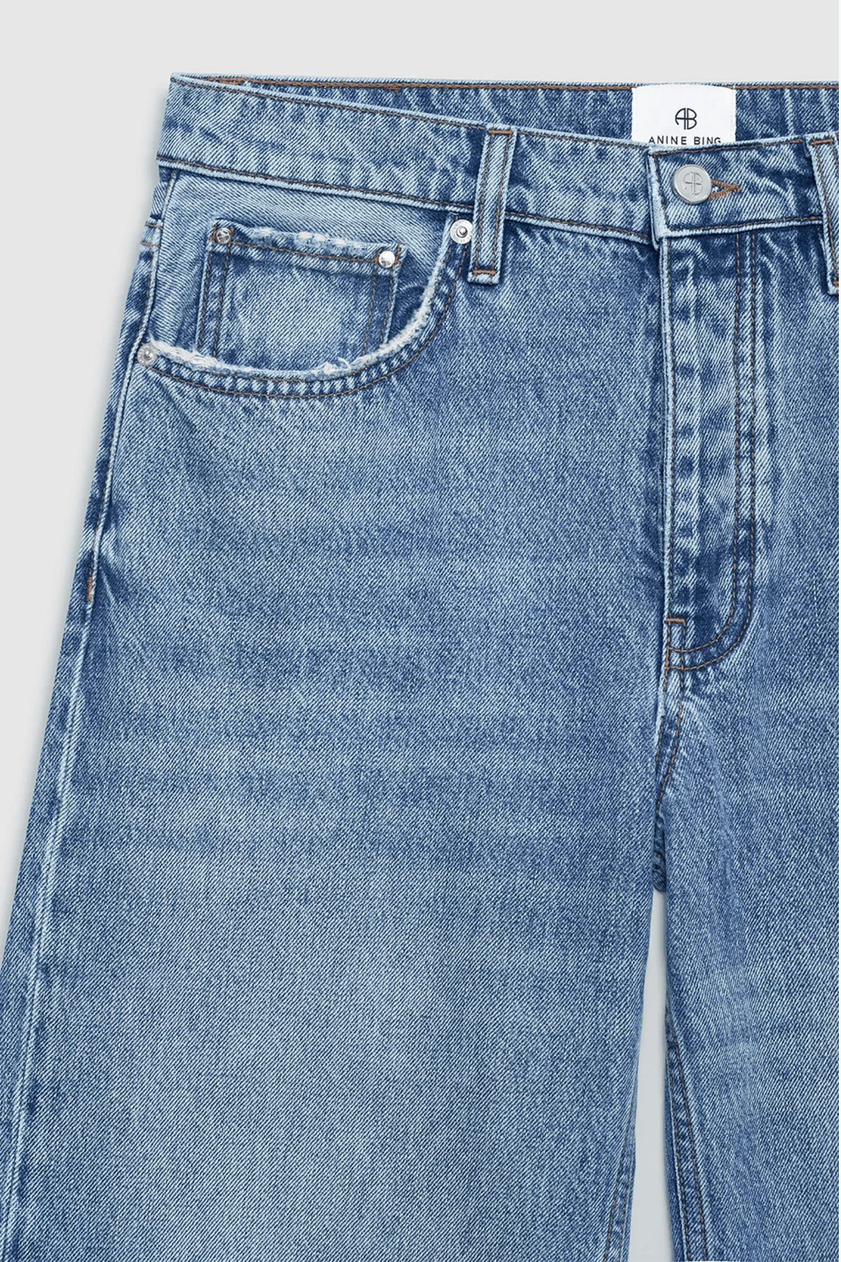 HUGH JEAN 32