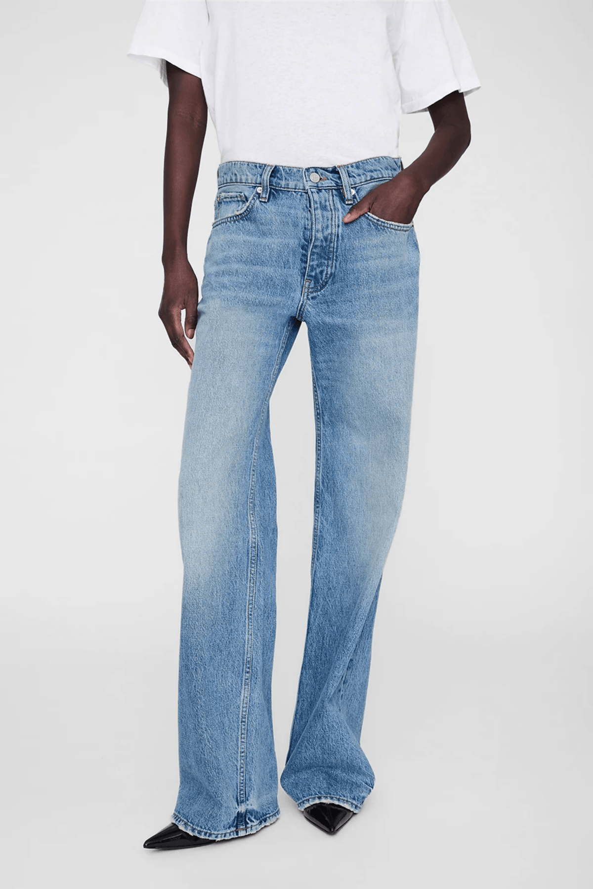 HUGH JEAN 32
