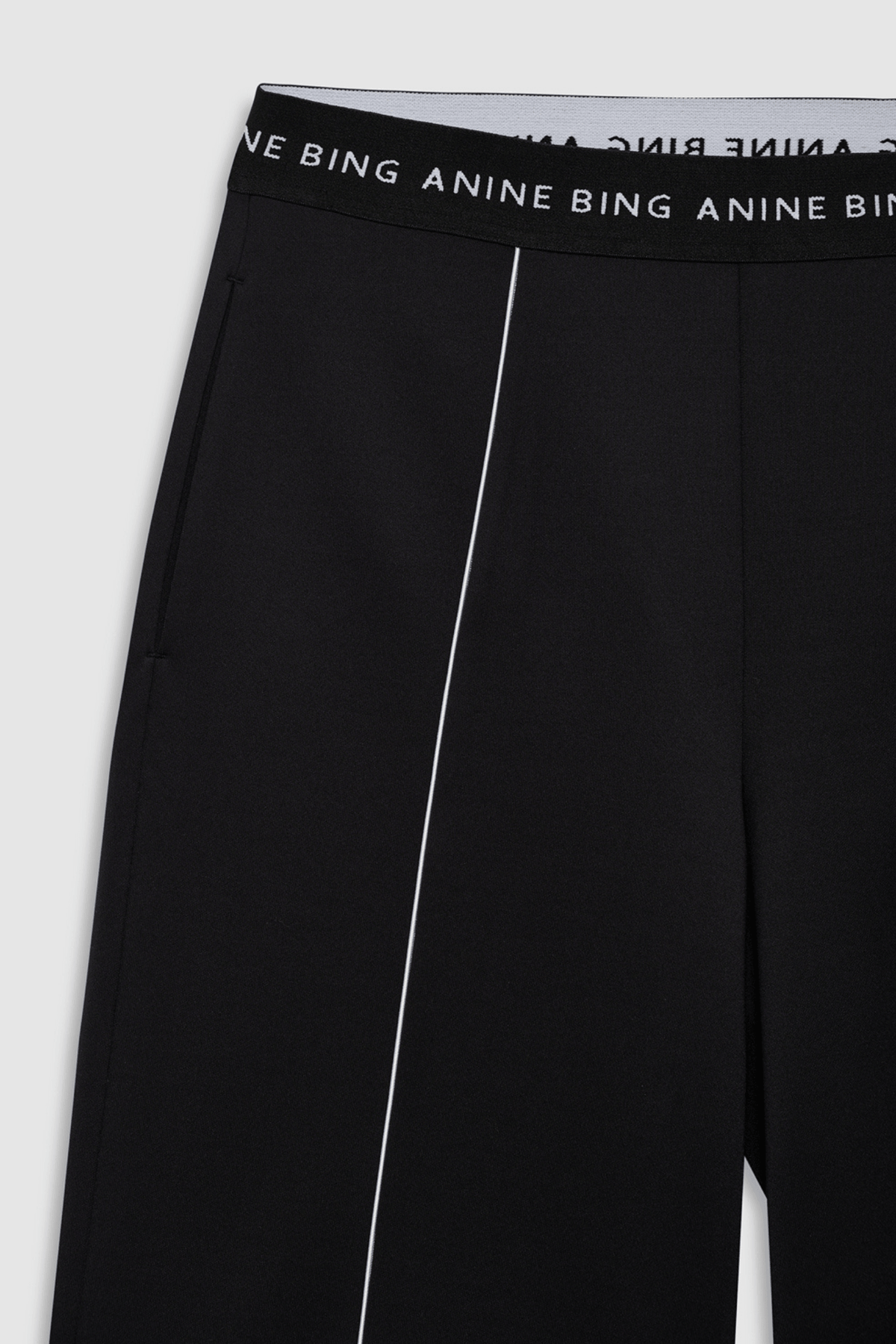 SARI JOGGER