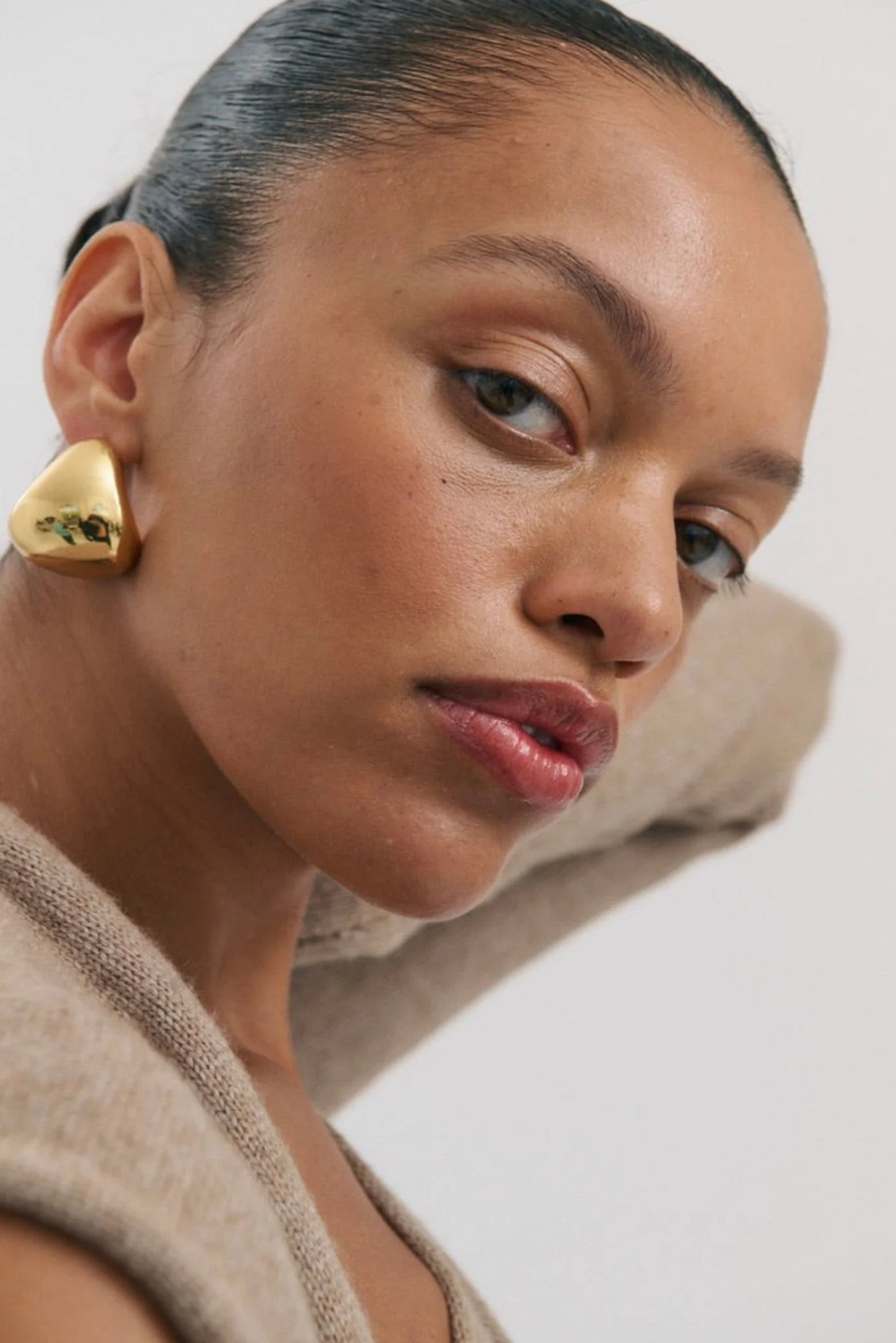 ANNA ROSSI ARCH EARRING ING GOLD | THE NEW TREND