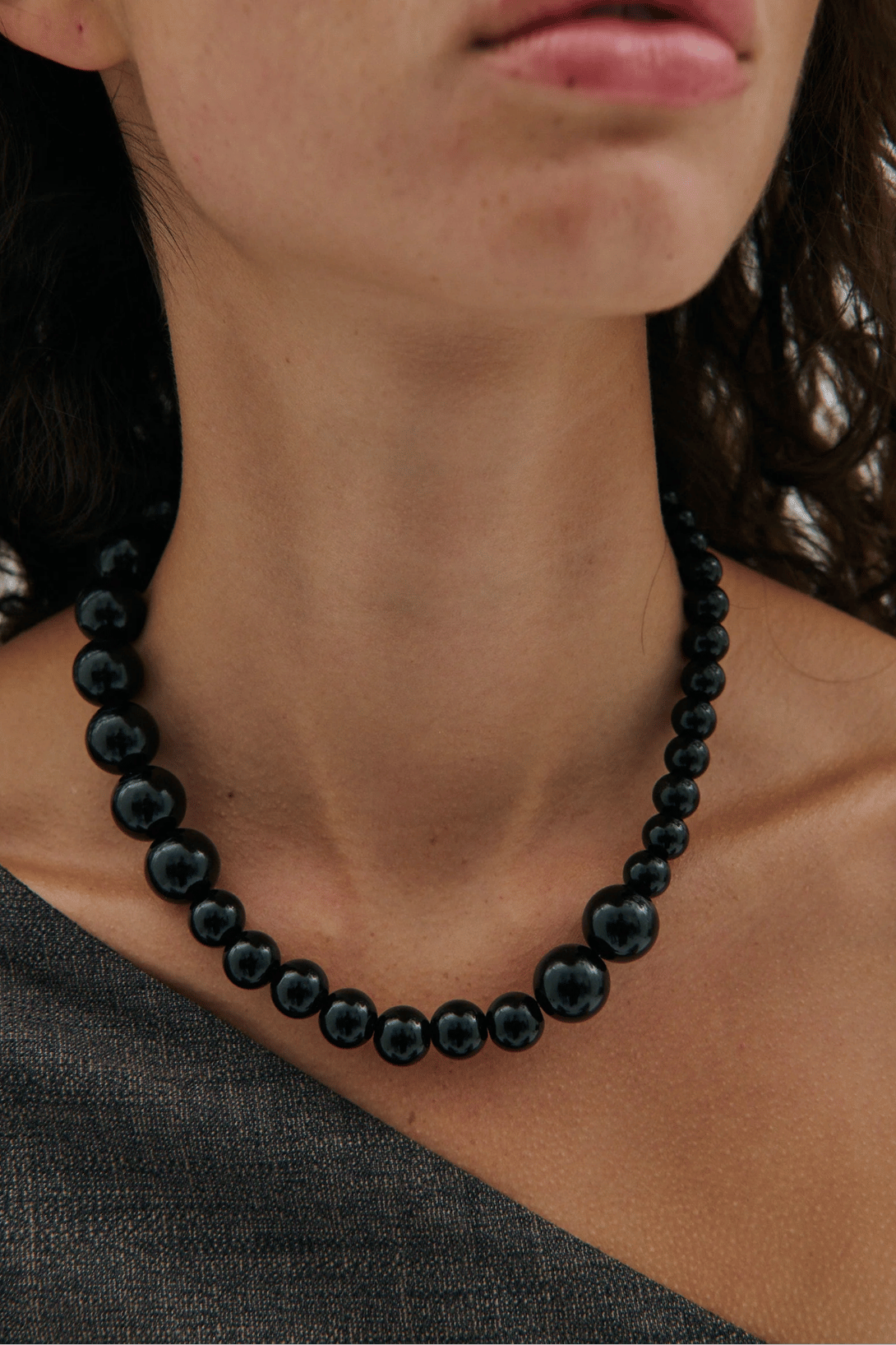 ONYX SHORT BEADED NECKLACE