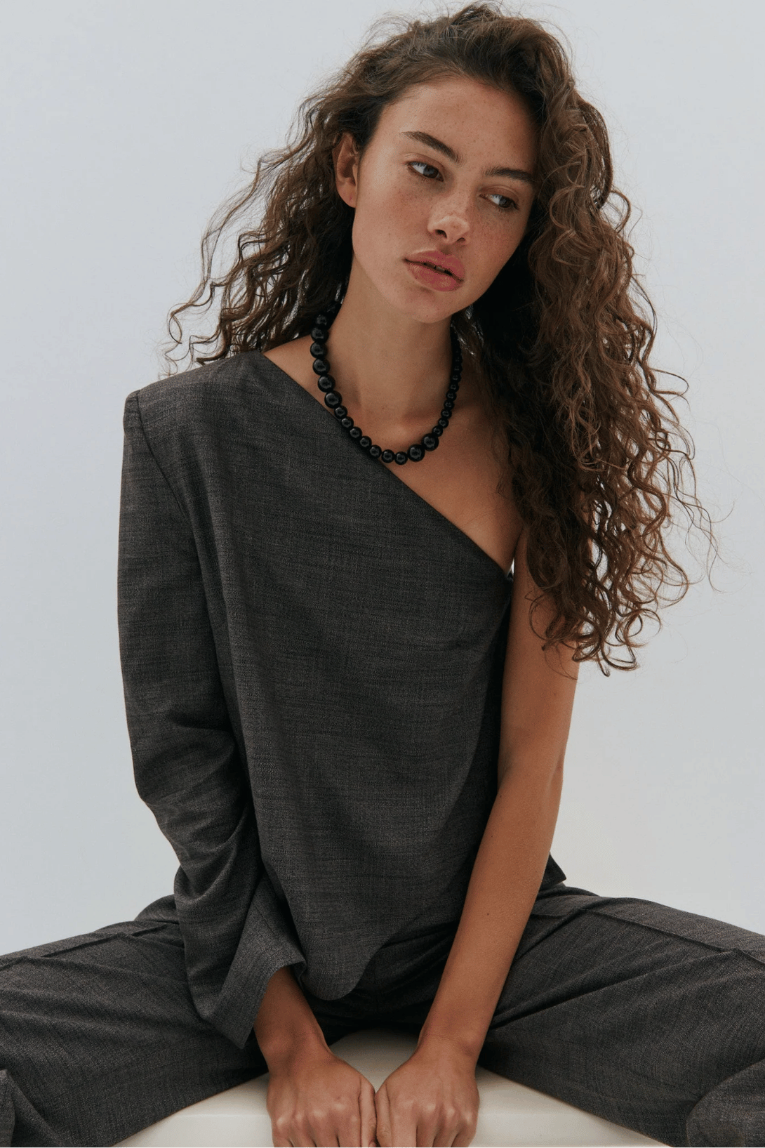 ONYX SHORT BEADED NECKLACE
