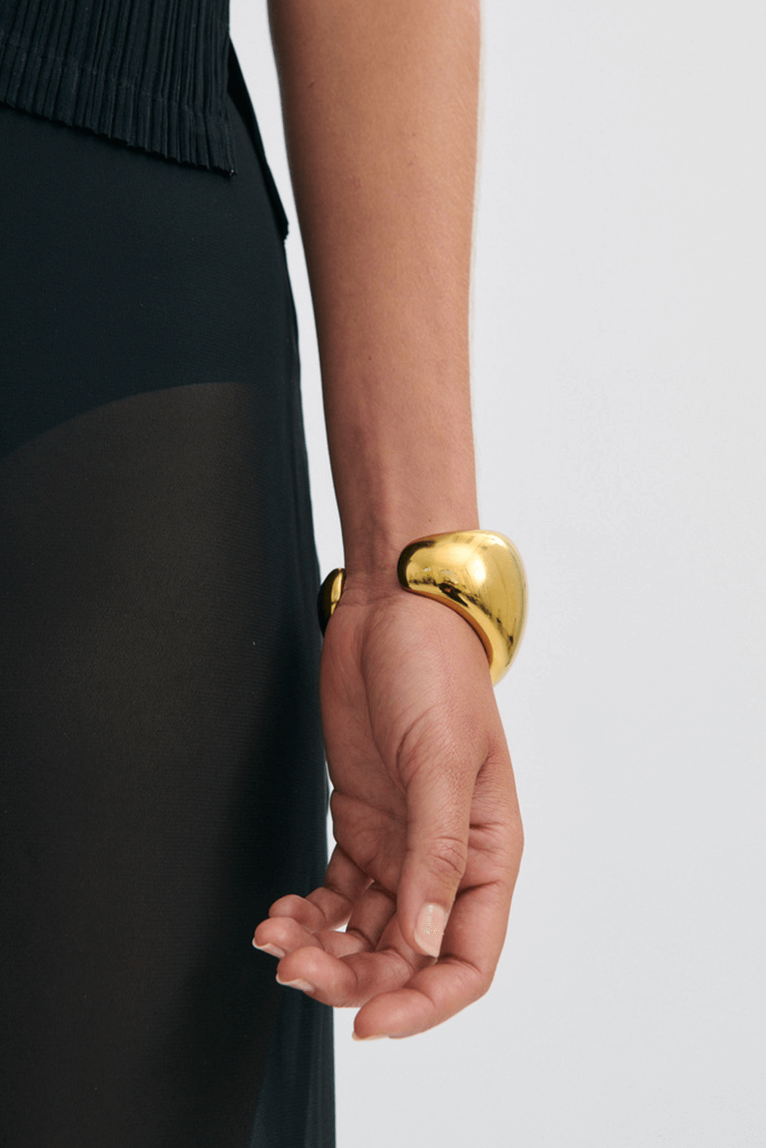 REFLECTION CUFF