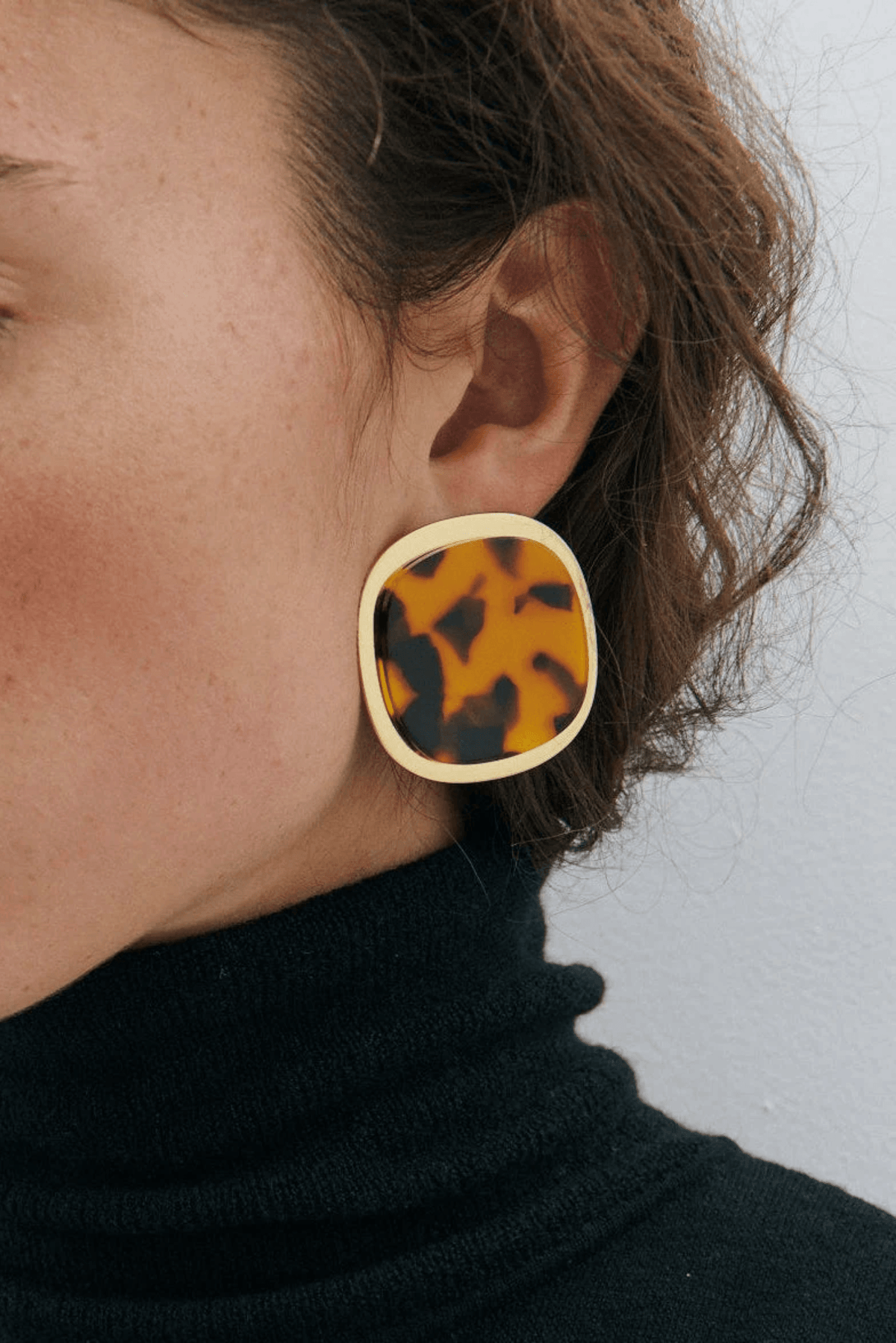 SARA EARRING