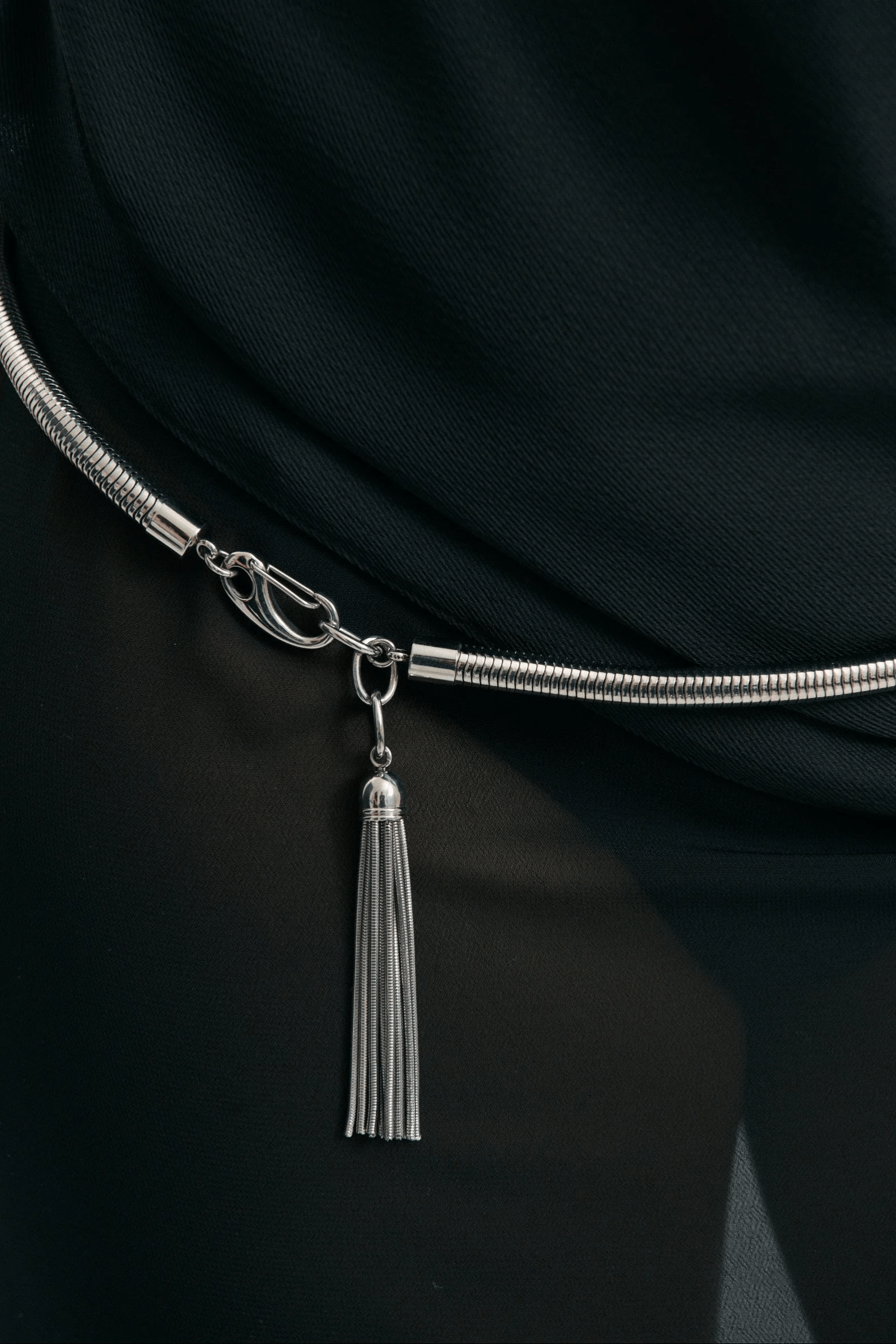 SNAKE CHAIN TASSEL BELT