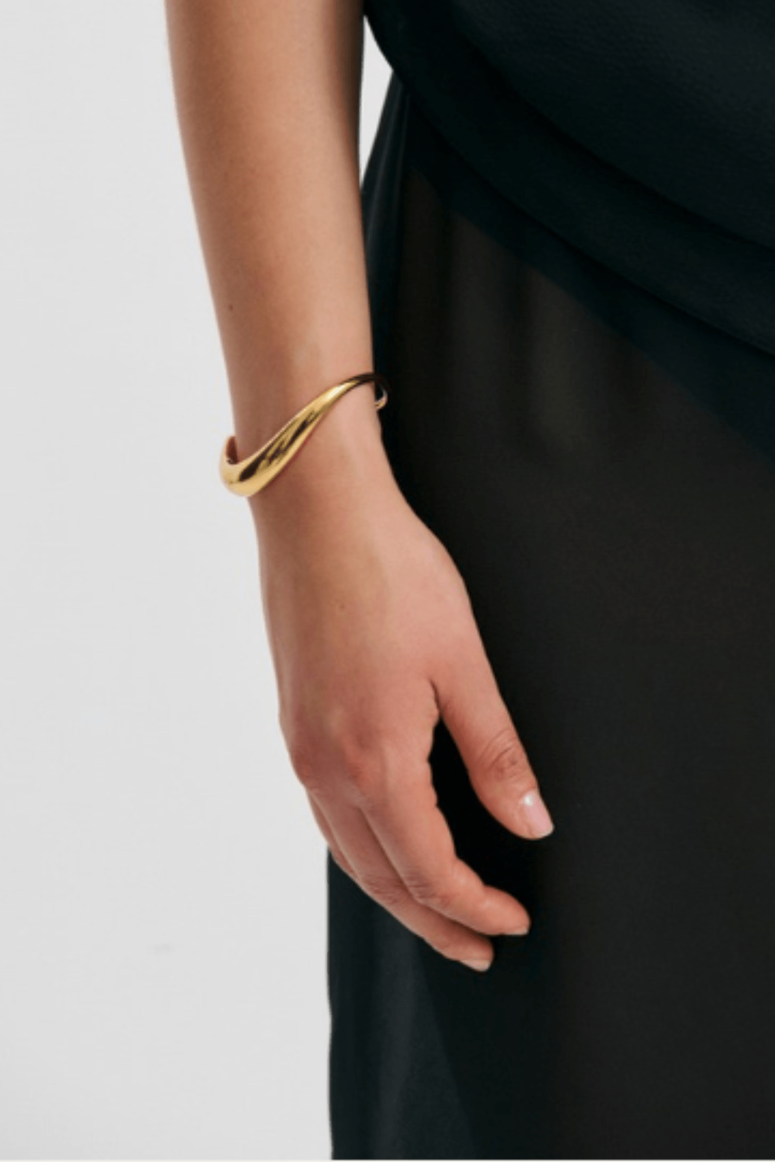 WAVE BANGLE CUFF