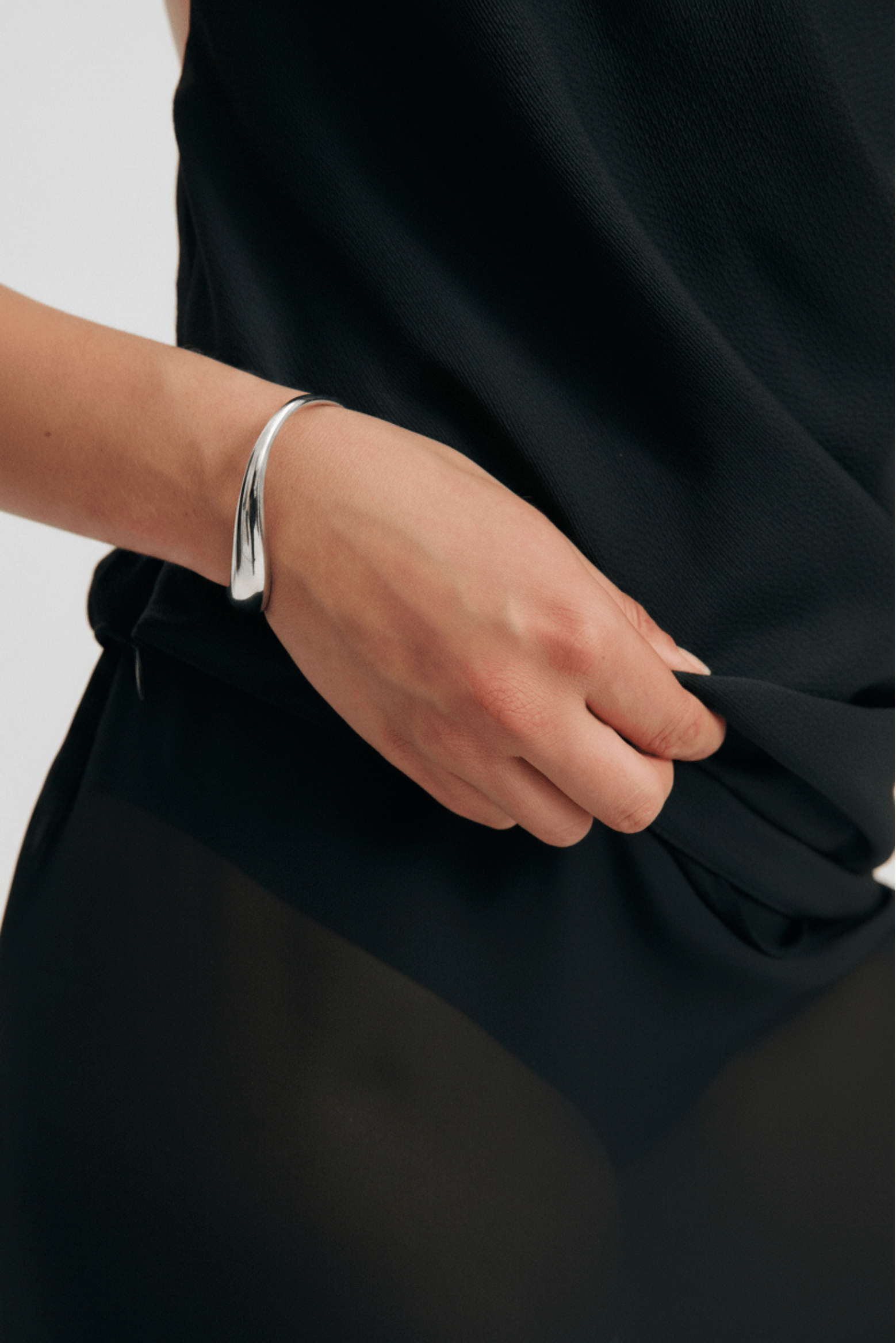 WAVE BANGLE CUFF