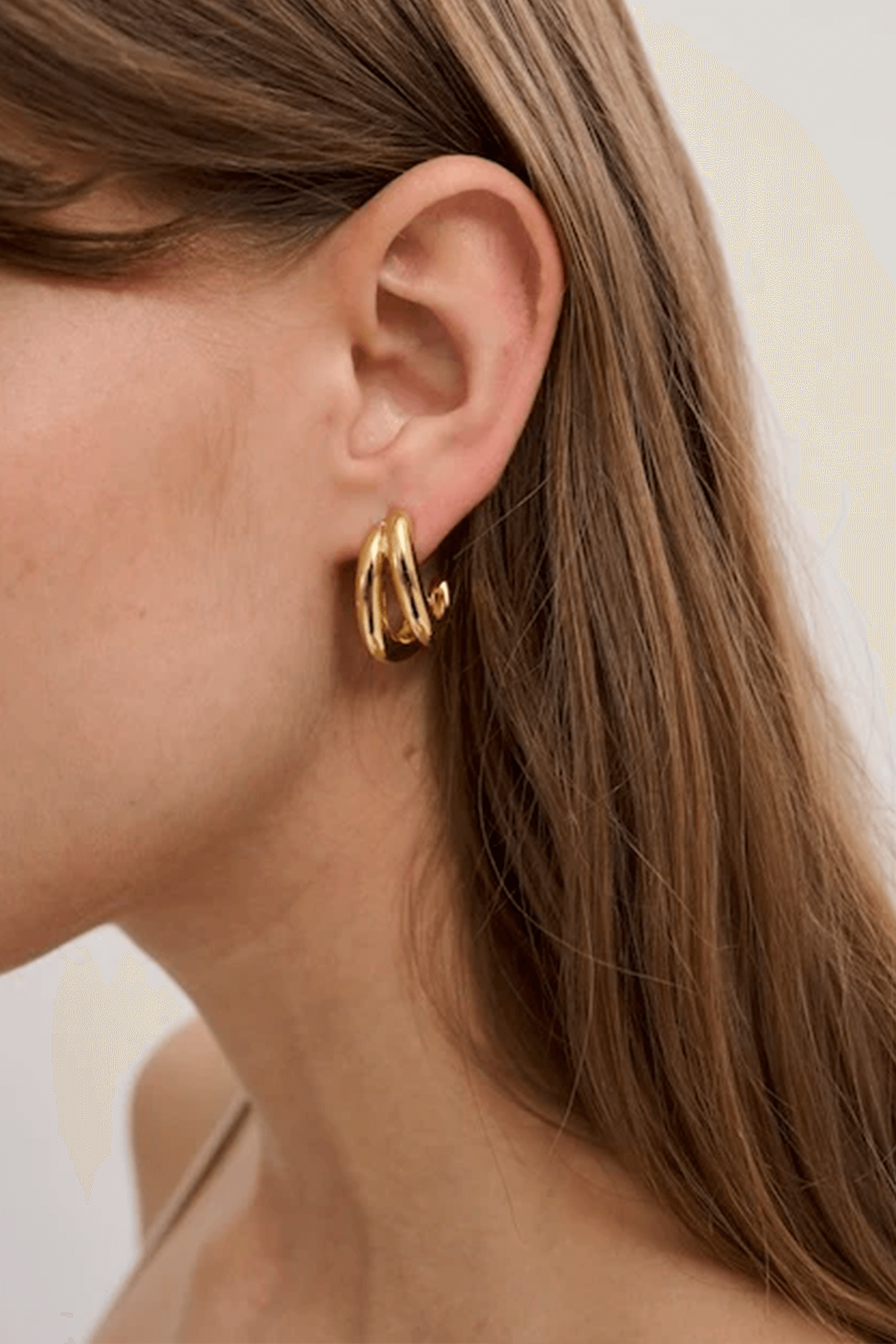 ANNA ROSSI DOUBLE TROUBLE HOOP IN GOLD | THE NEW TREND