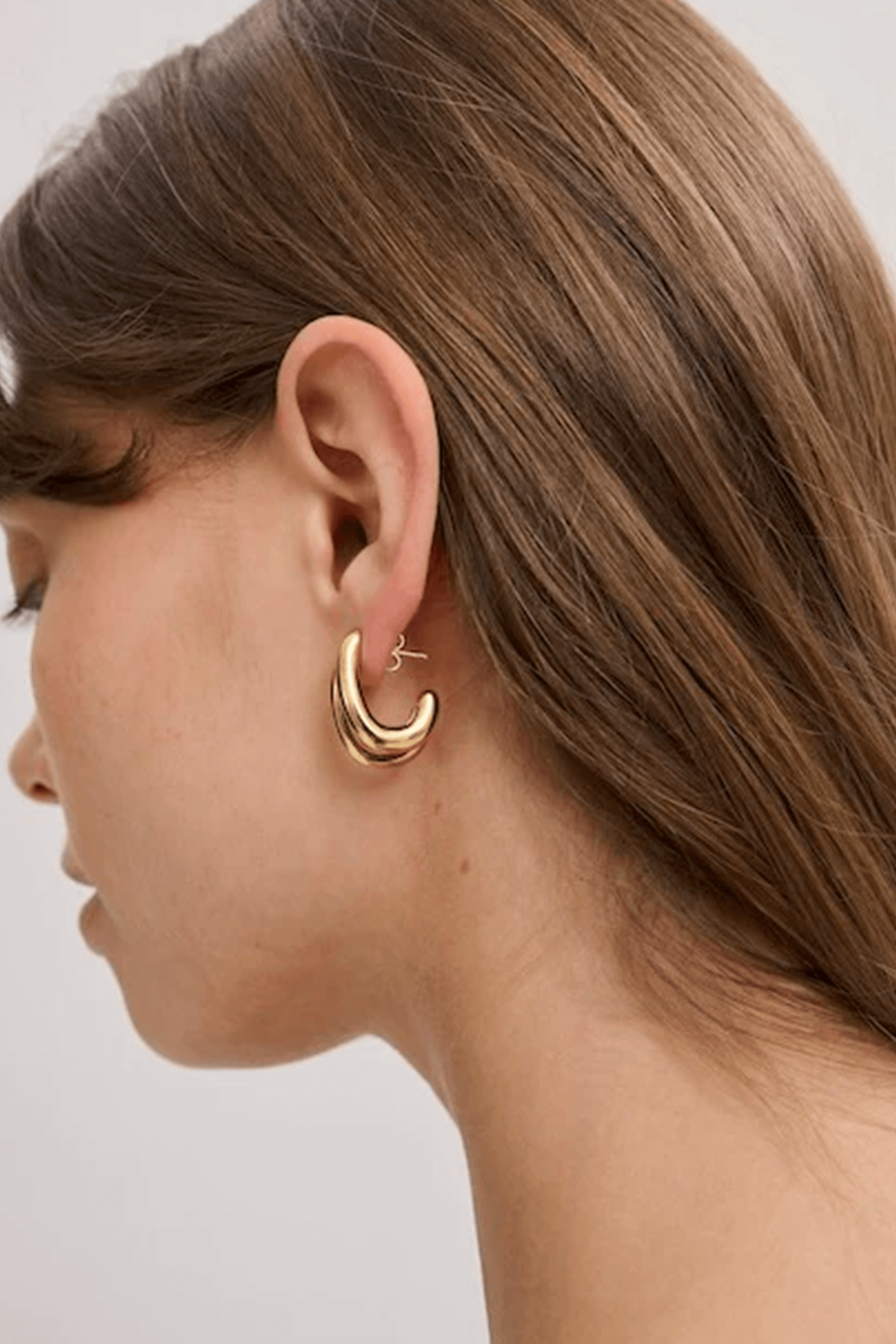 ANNA ROSSI DOUBLE TROUBLE HOOP IN GOLD | THE NEW TREND