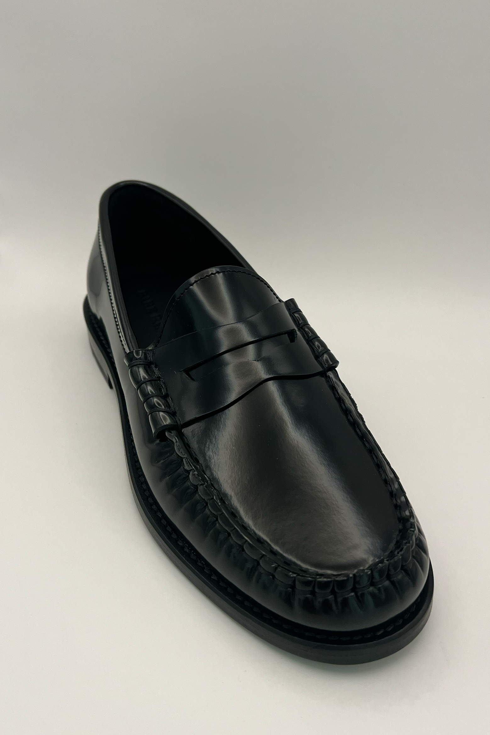 BARE BASE AMERICAN LOAFER IN BLACK | THE NEW TREND