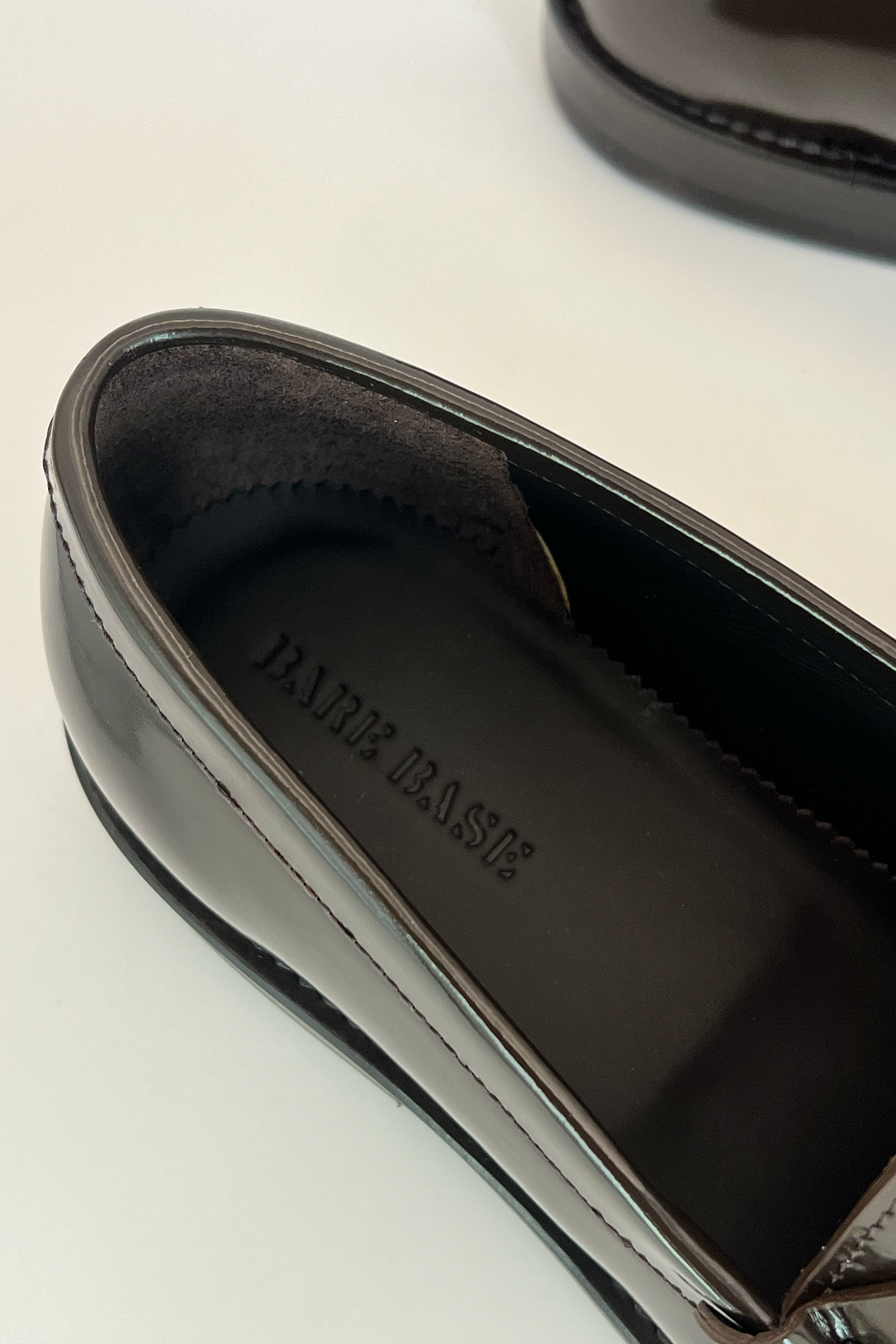 BARE BASE AMERICAN LOAFER IN BLACK | THE NEW TREND