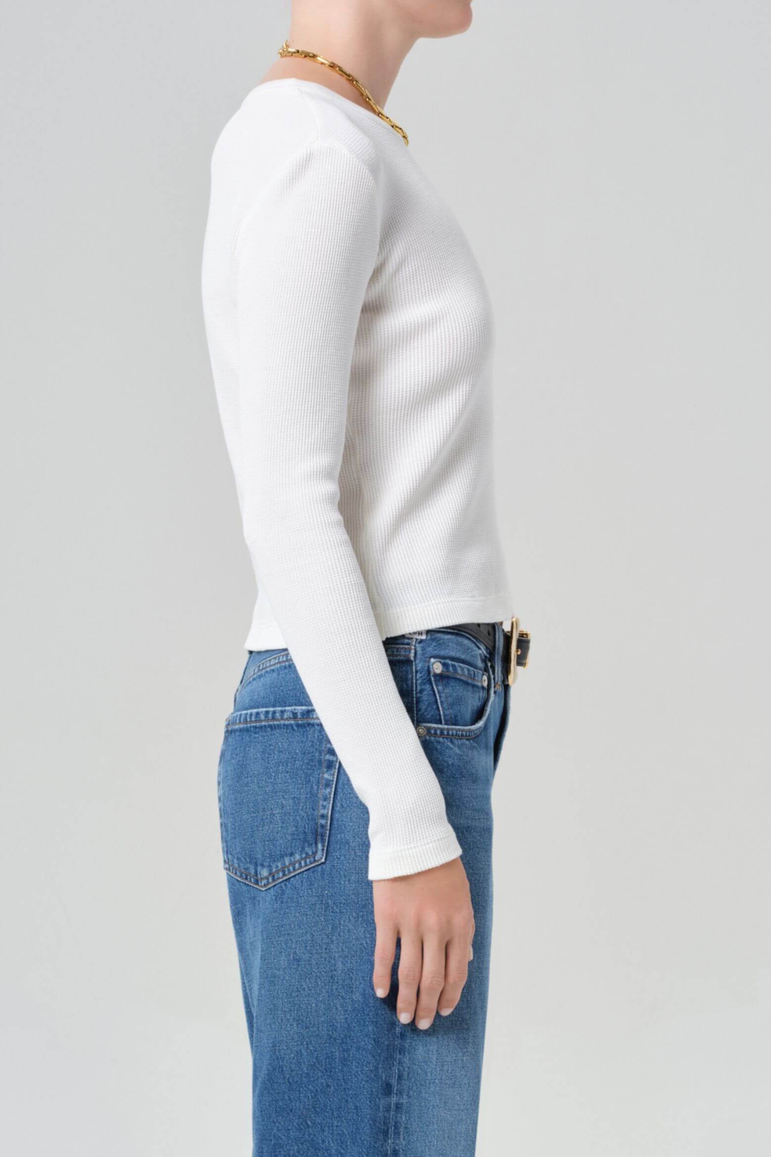 PILAR CREWNECK