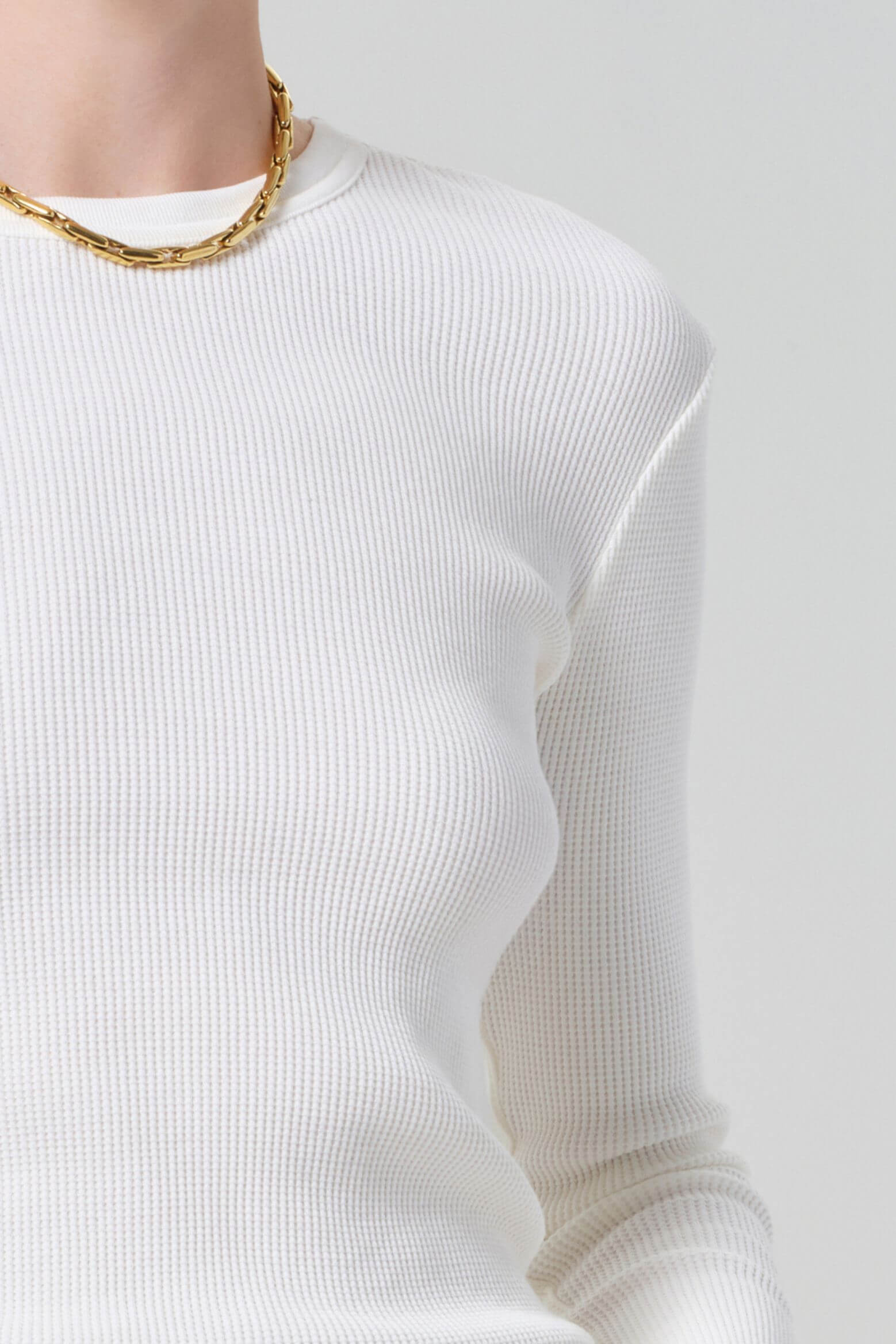 PILAR CREWNECK