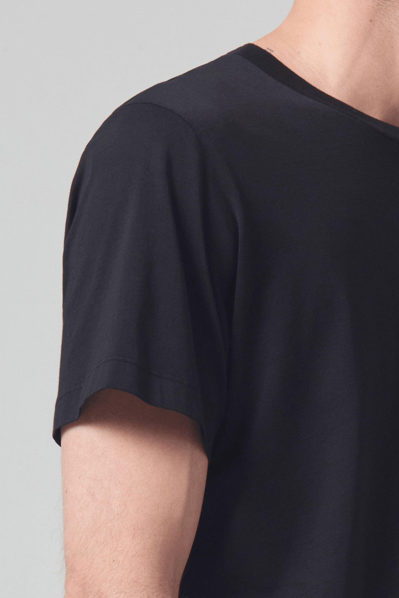 EVERYDAY TEE
