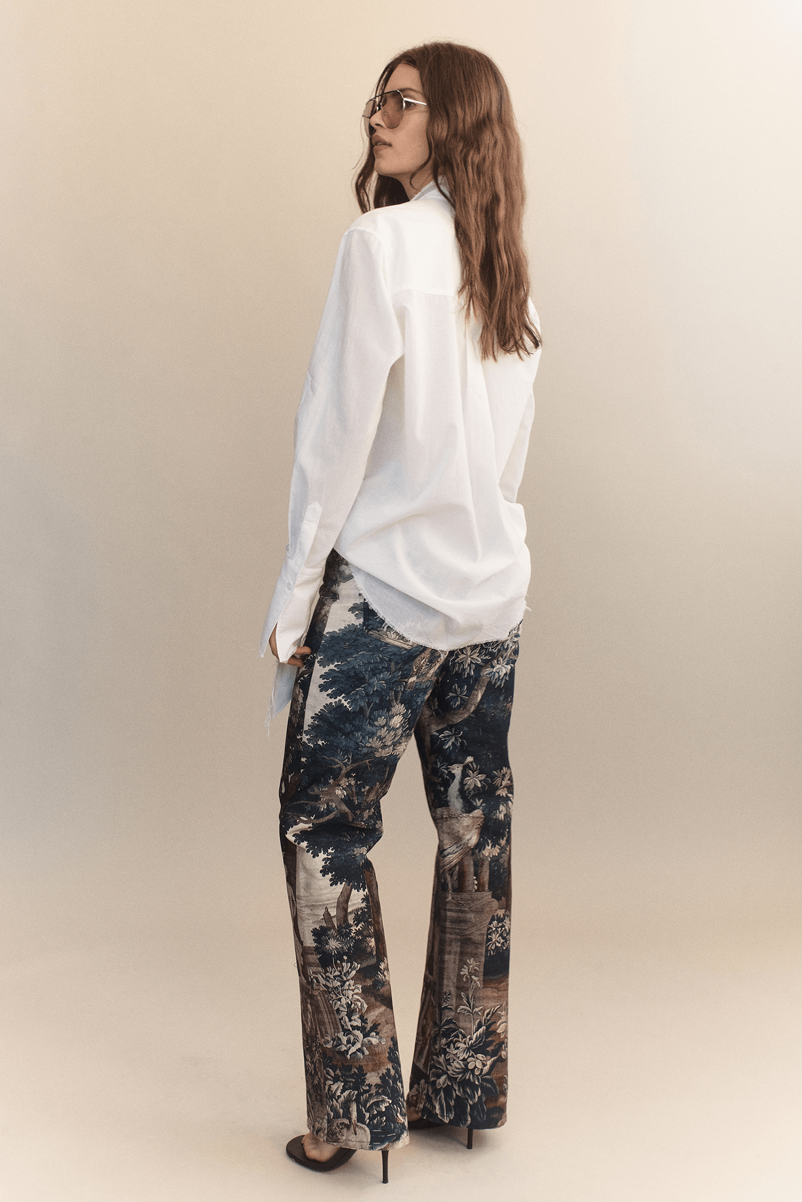 COURTNEY ZHENG TAPESTRY PRINT JEANS | THE NEW TREND