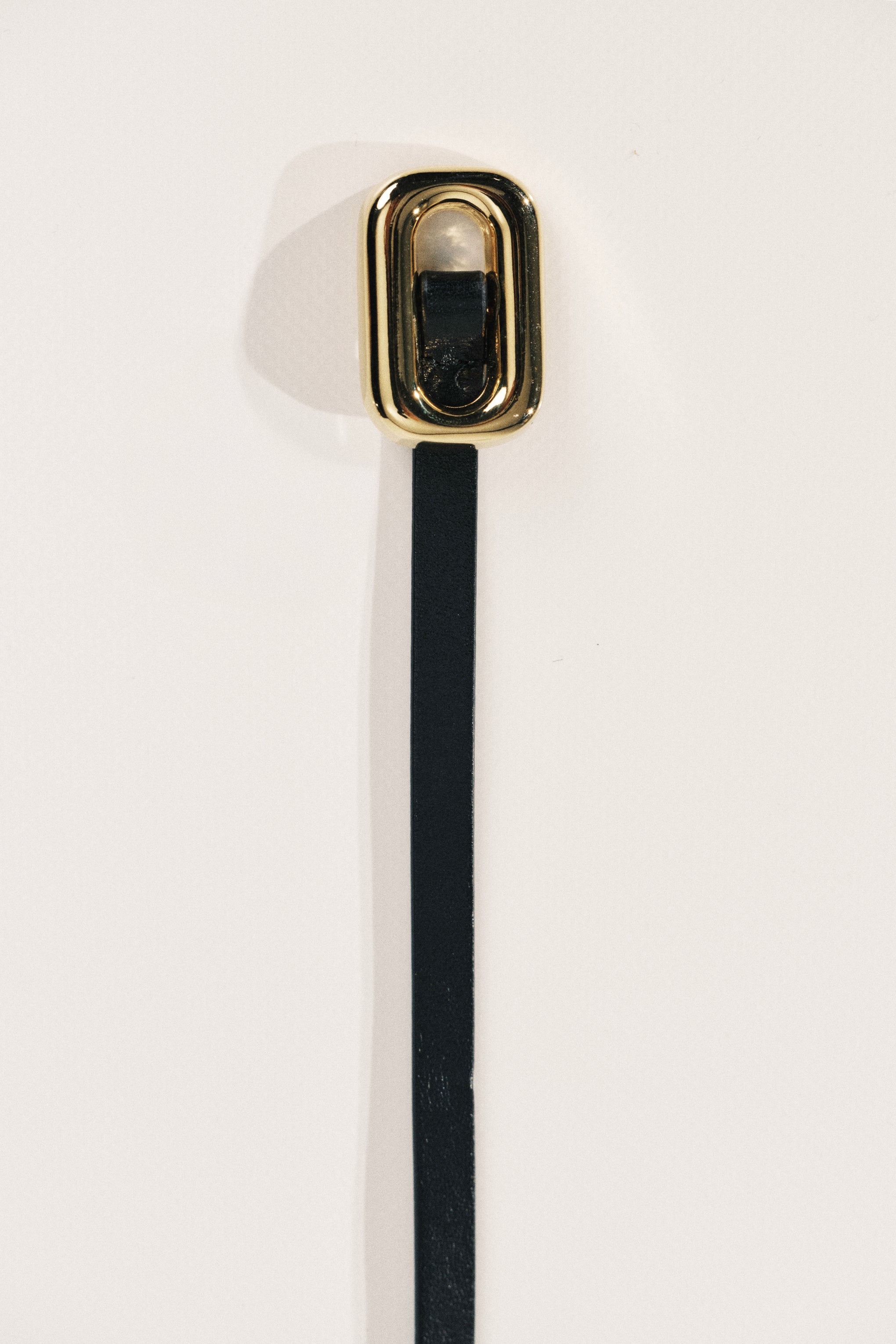 DÉHANCHE VENURA BELT IN BLACK | THE NEW TREND