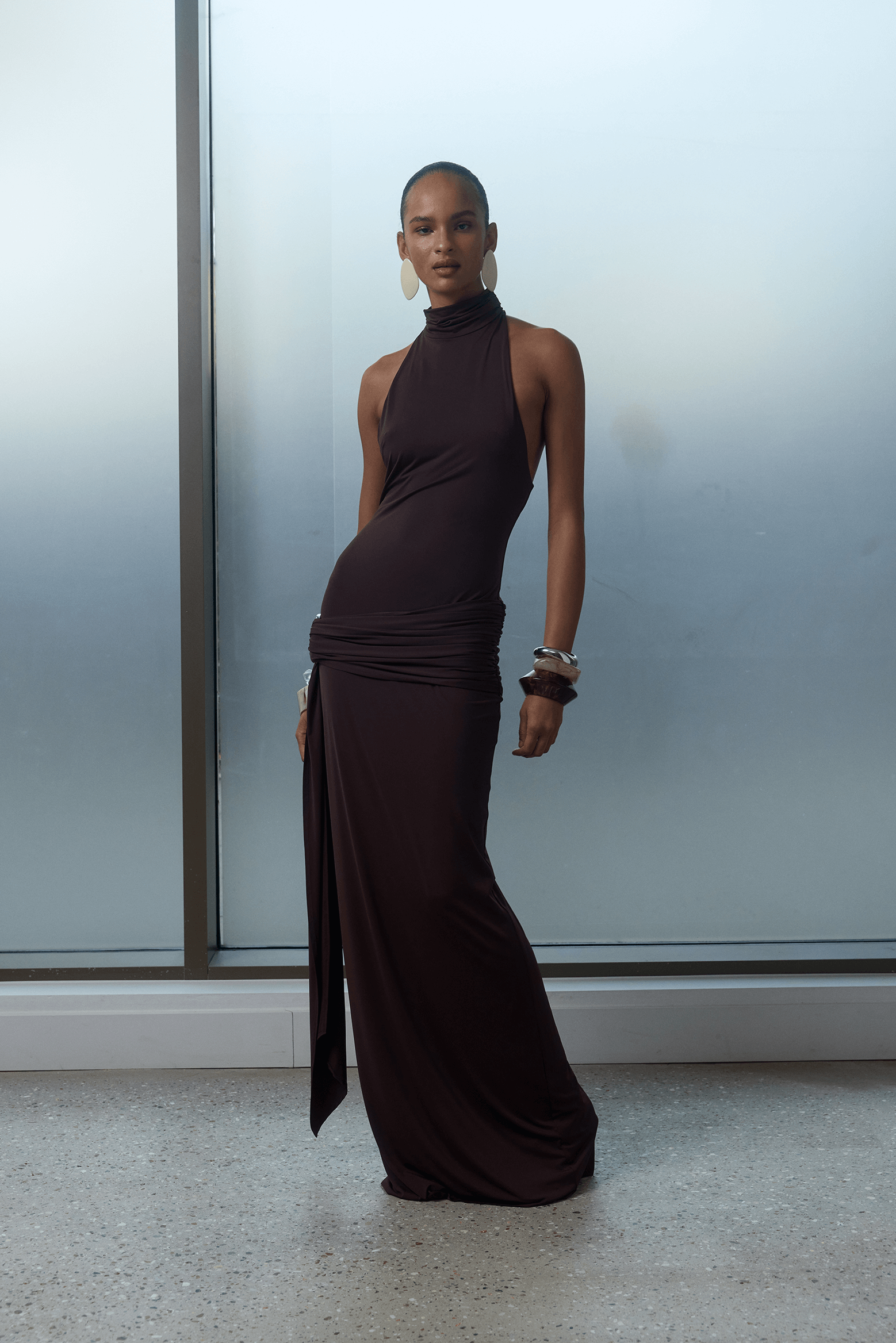 DE LA VALI AIDANA MAXI DRESS BROWN | THE NEW TREND