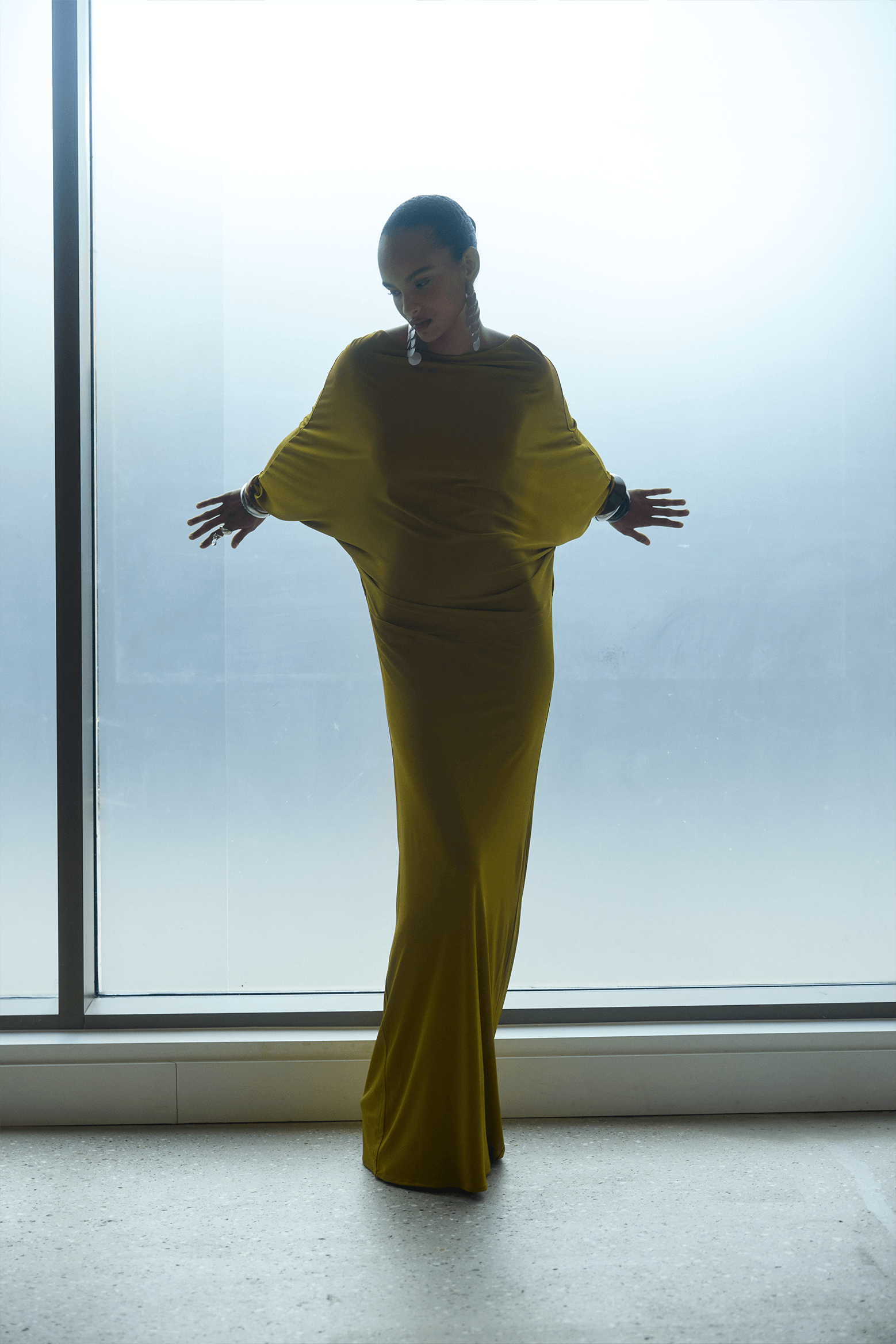 DE LA VALI DEVANA MAXI DRESS GOLD | THE NEW TREND