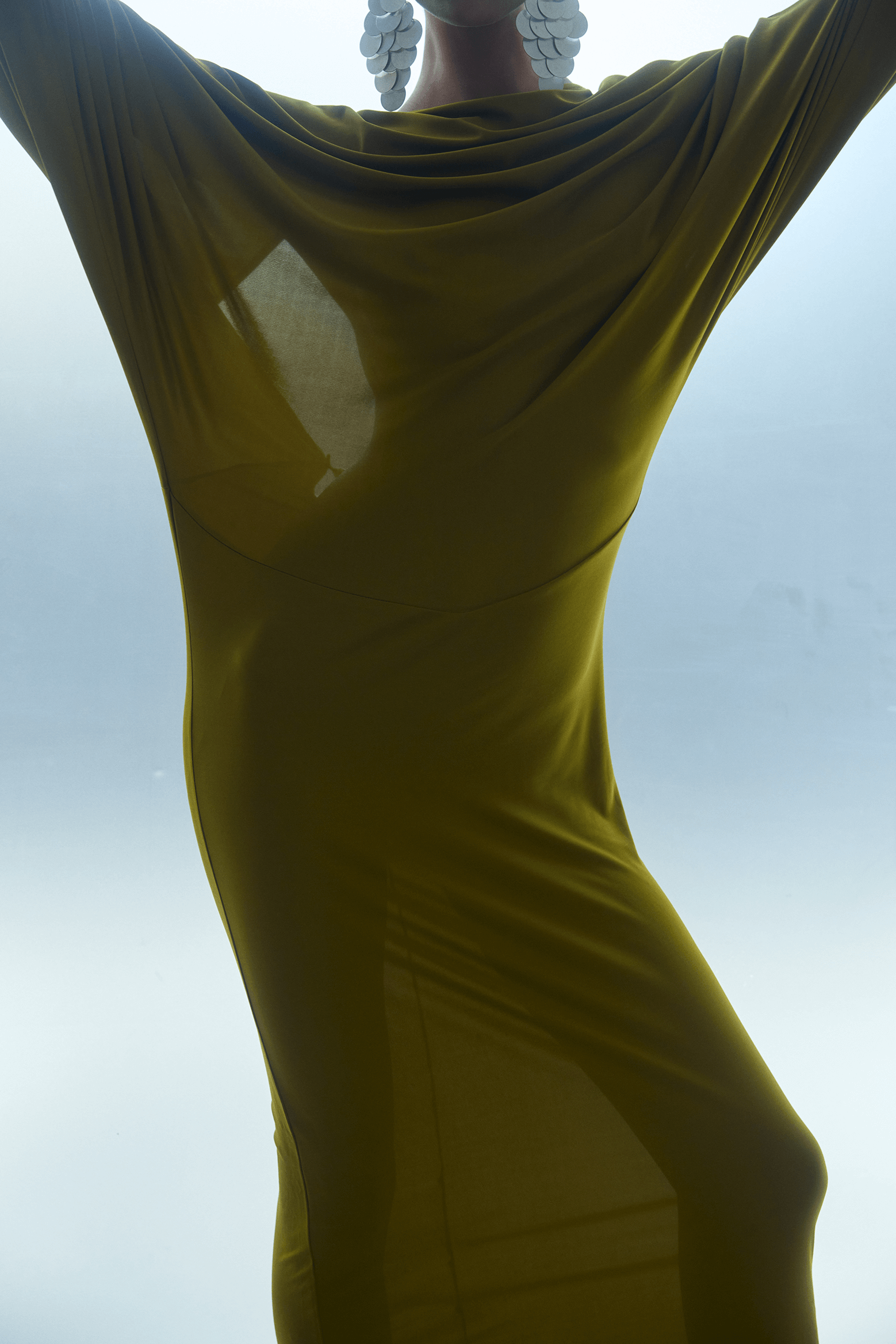 DE LA VALI DEVANA MAXI DRESS GOLD | THE NEW TREND