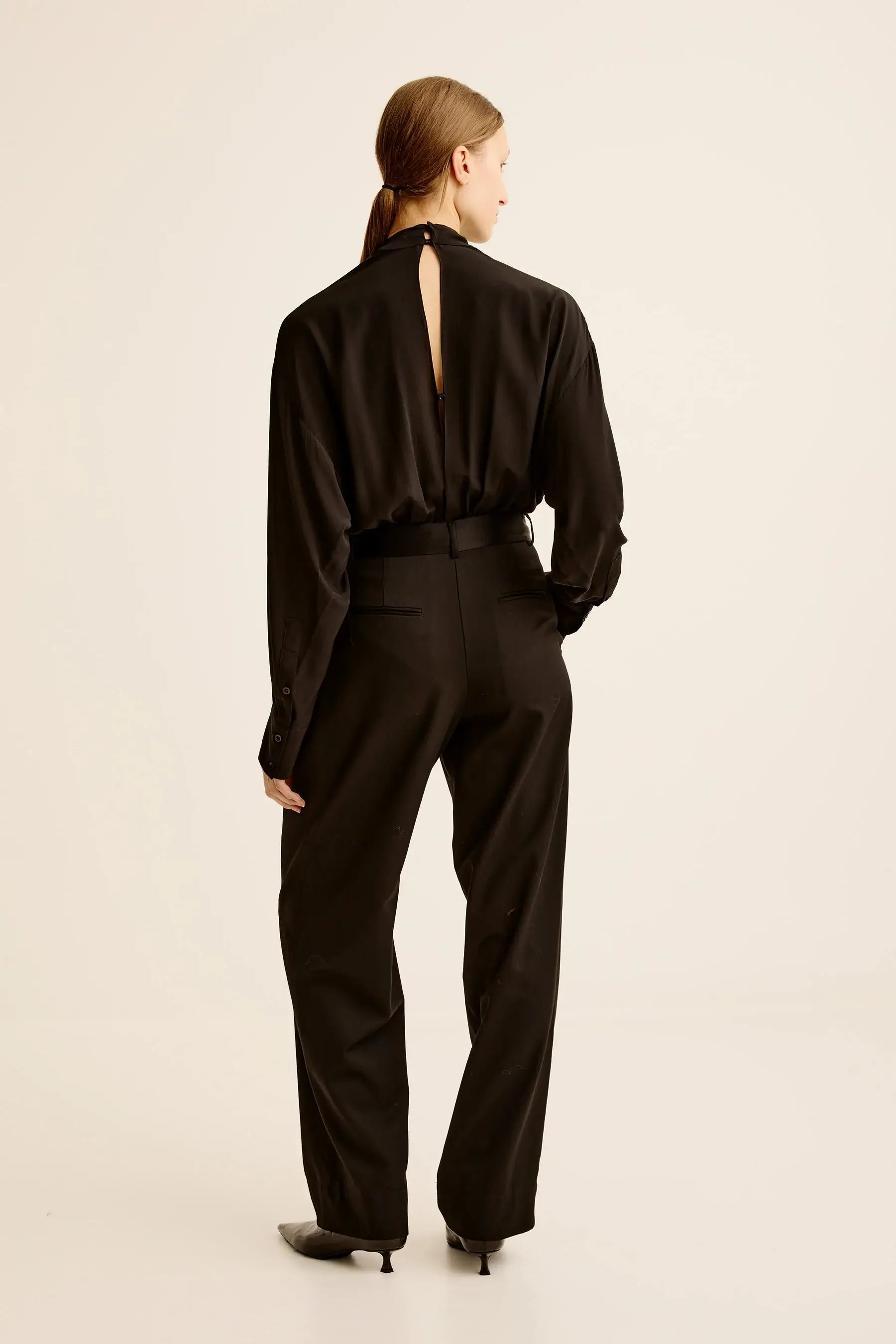  ESSE ILLI WRAP BODYSUIT IN BLACK | THE NEW TREND