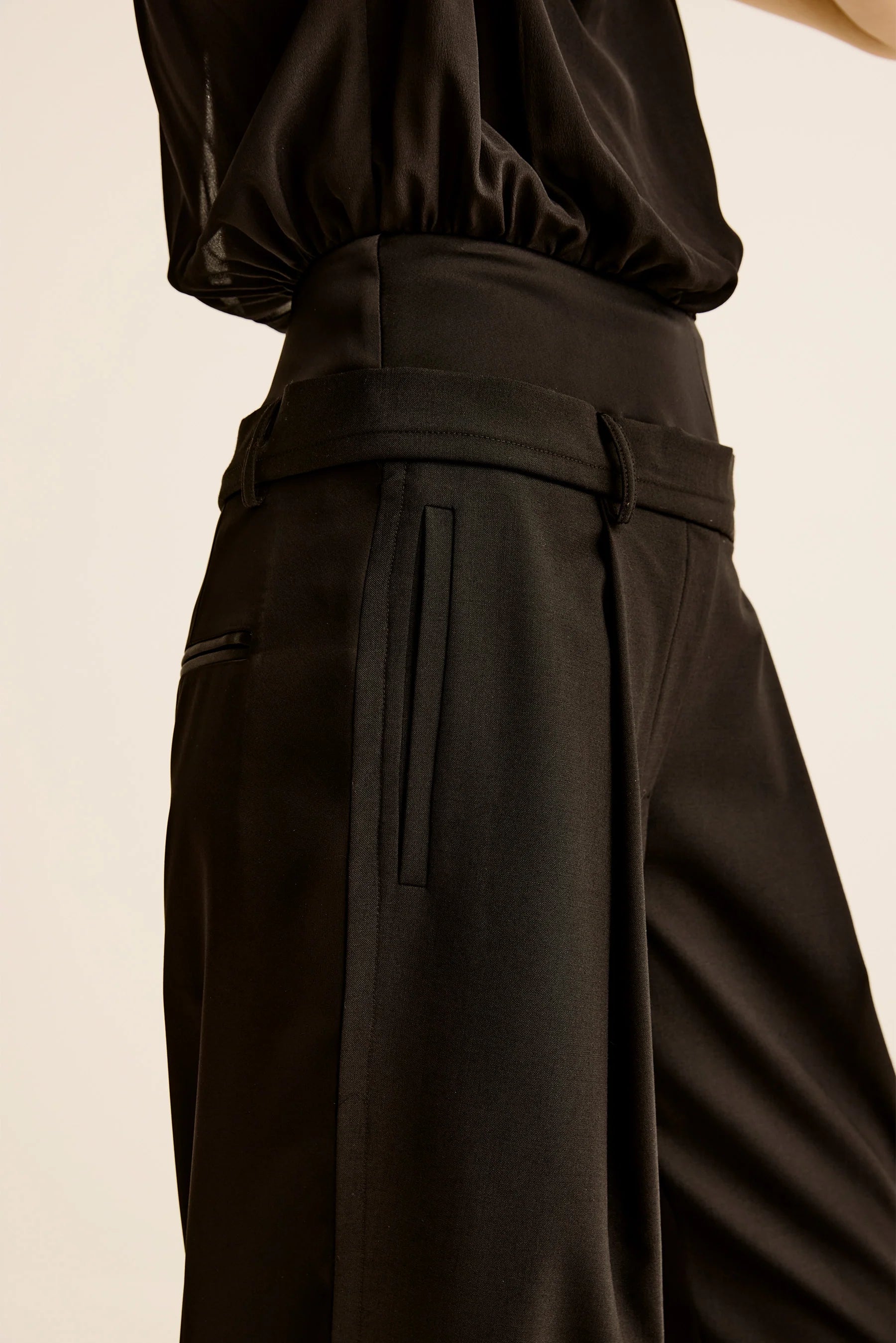 ESSE PORTIA DUO TROUSER IN BLACK | THE NEW TREND