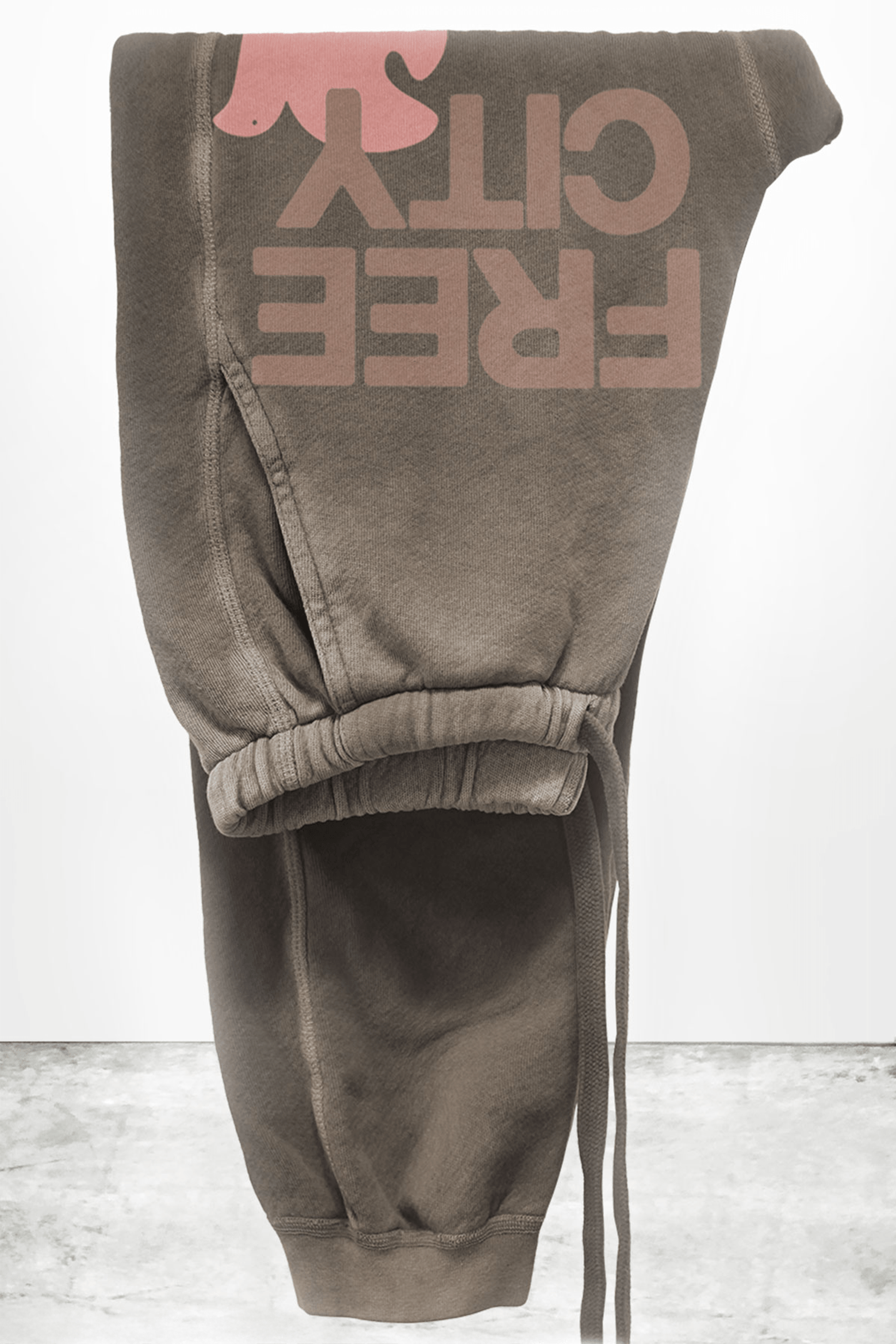FREECITY LARGE SUNFADES POCKET SWEATPANT