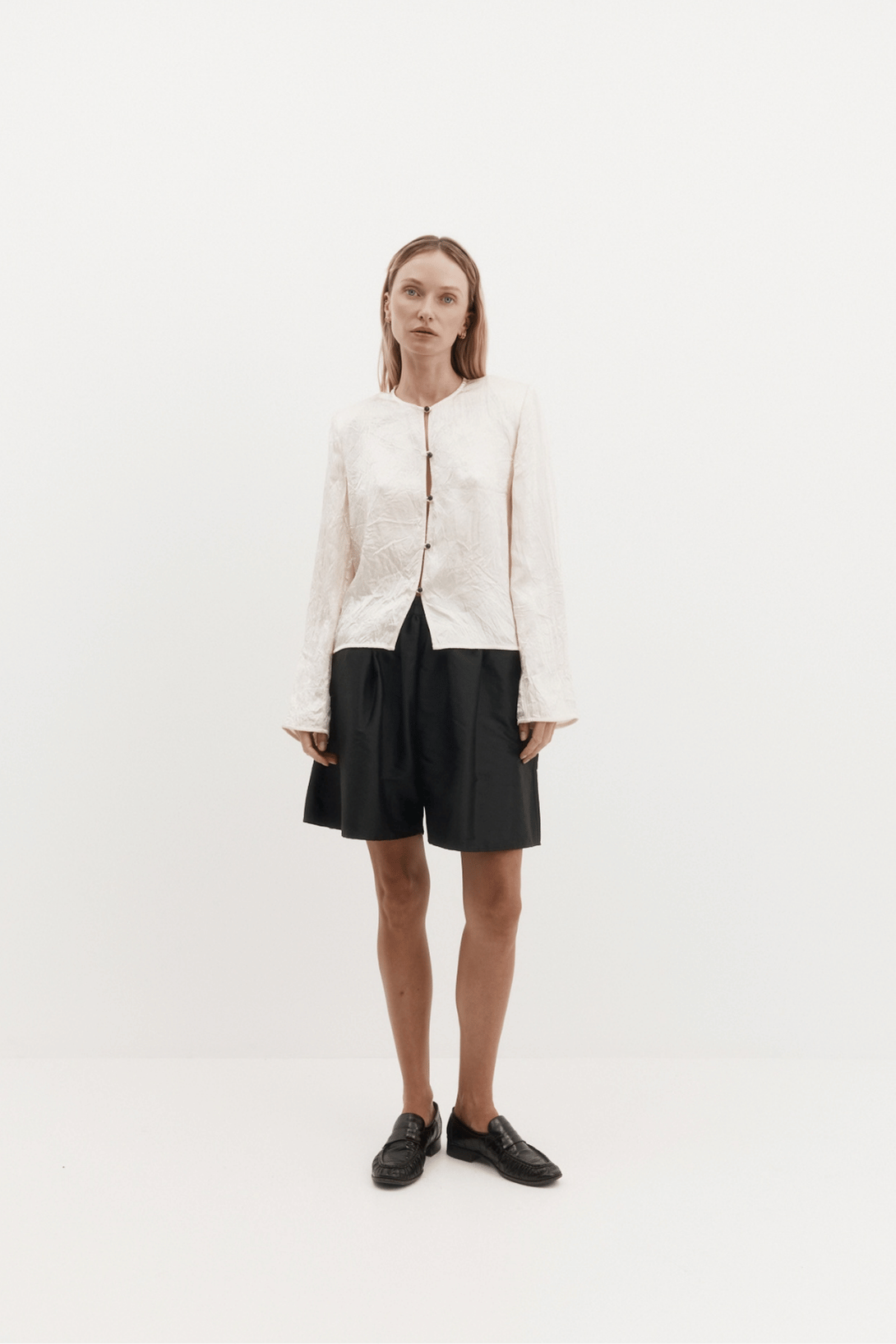 VOLUMINOUS SHORT