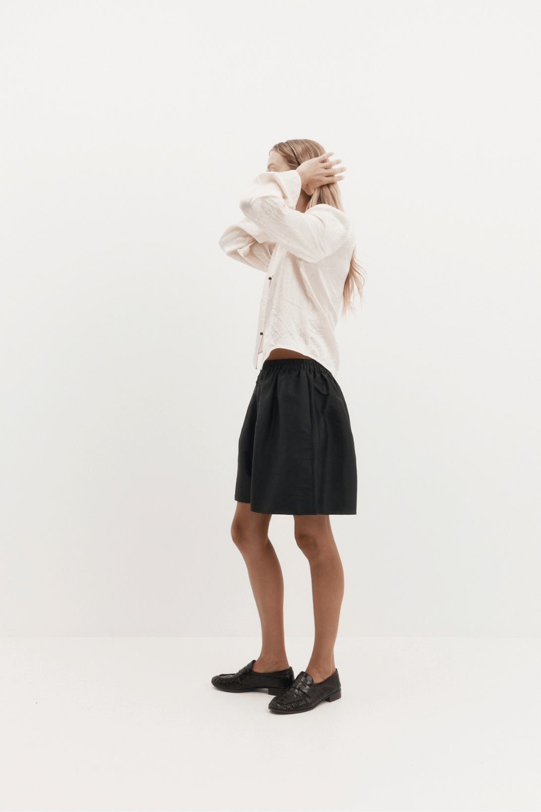 VOLUMINOUS SHORT