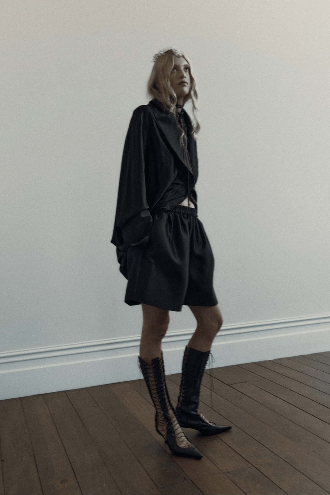 VOLUMINOUS SHORT