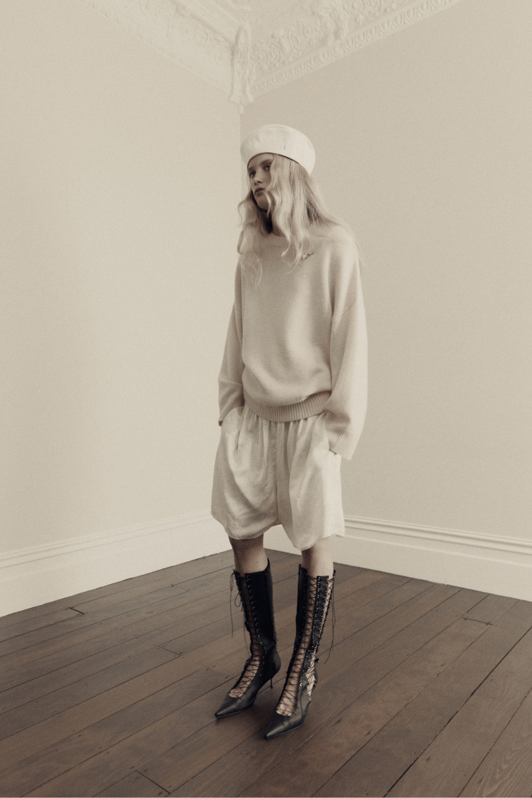 VOLUMINOUS SHORT