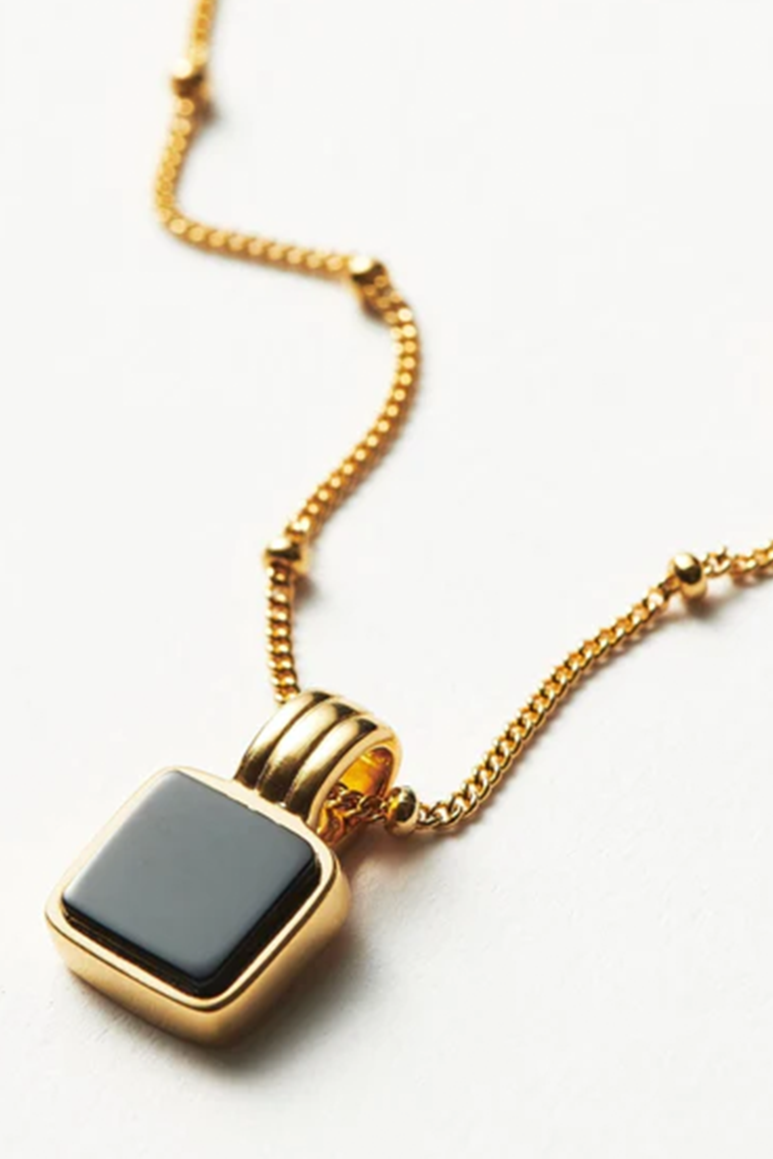 LUCY WILLIAMS SQUARE ONYX GEMSTONE NECKLACE | THE NEW TREND