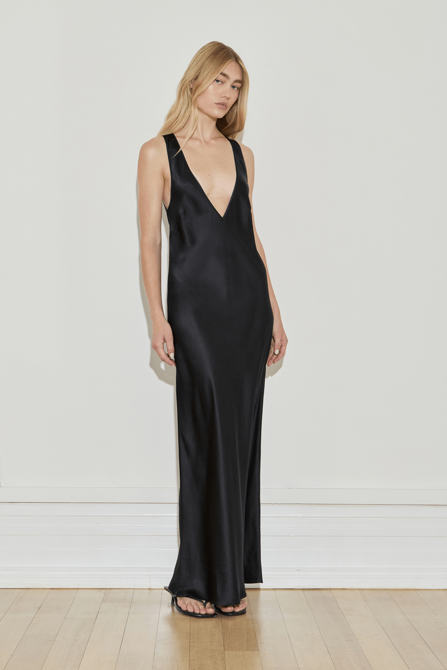 ALMOND NECKLINE MAXI