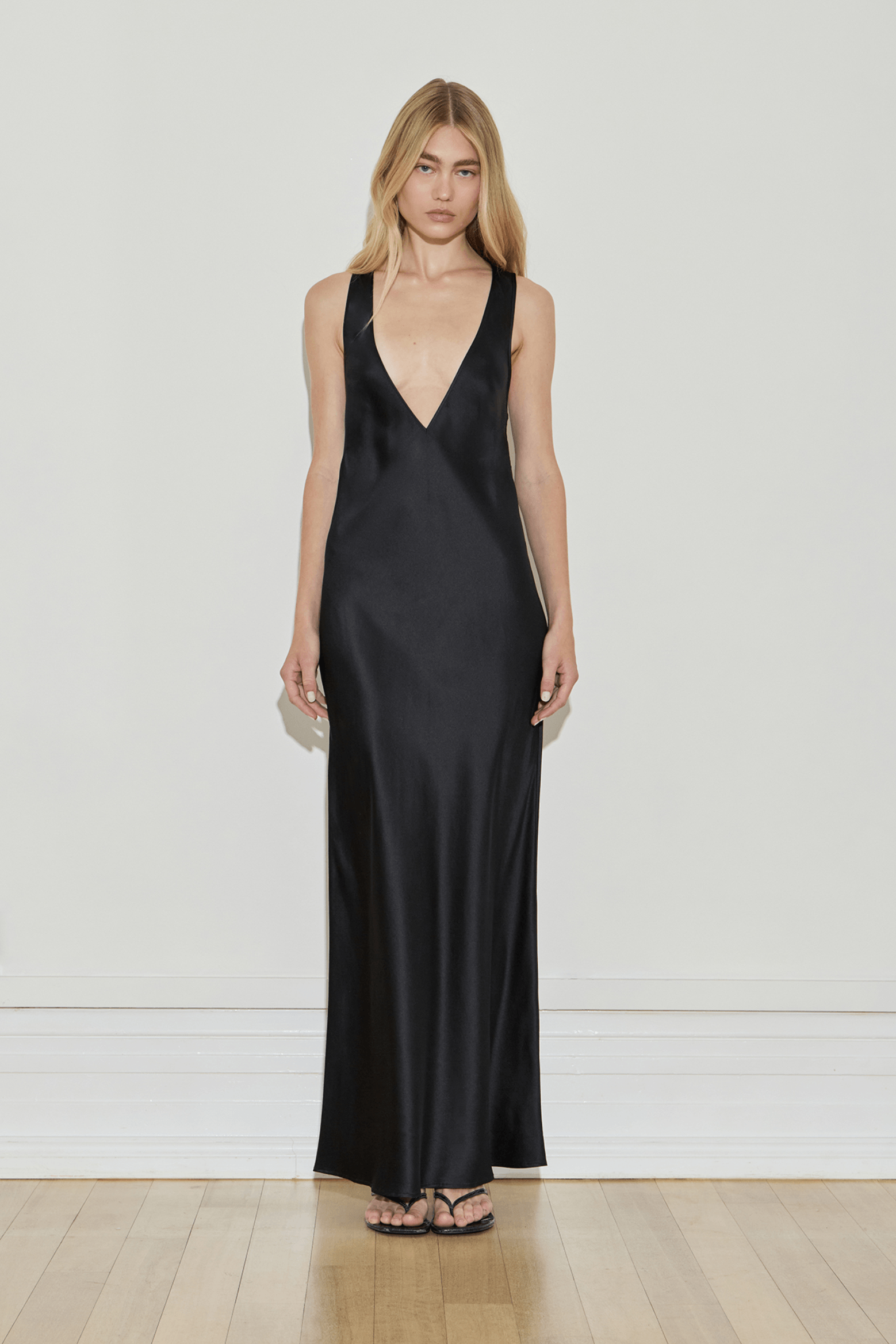 ALMOND NECKLINE MAXI