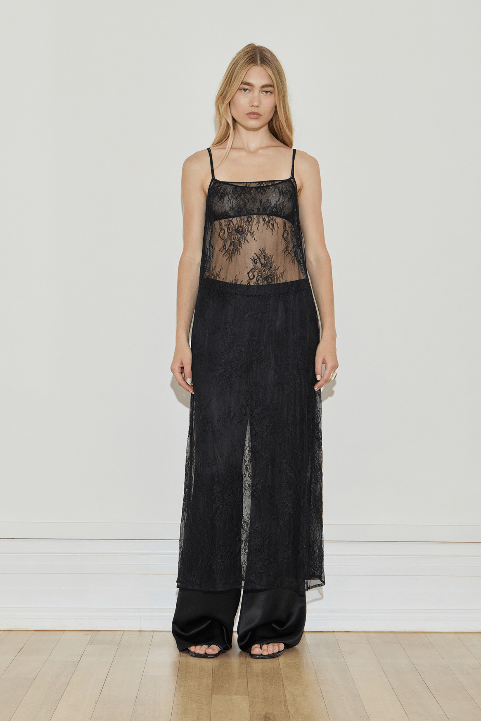 CORE LACE MAXI