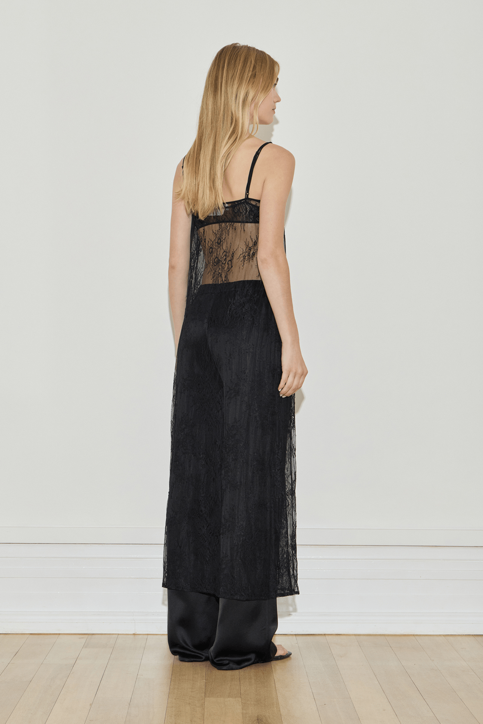 CORE LACE MAXI