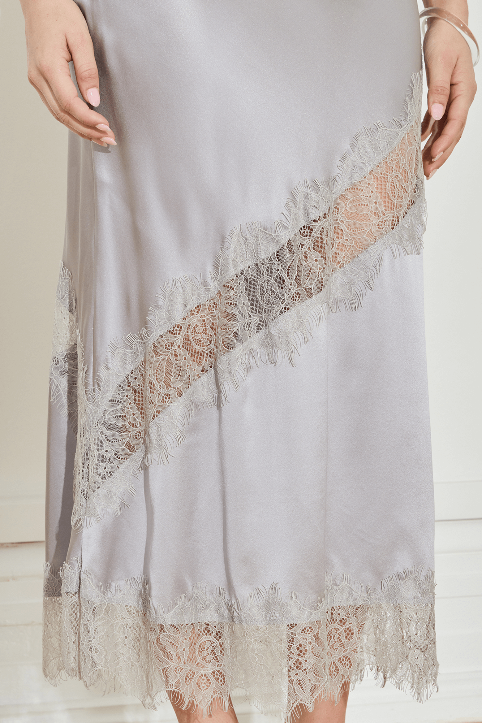 MAISON ESSENTIELE SILK LACE MIDI SKIRT | THE NEW TREND