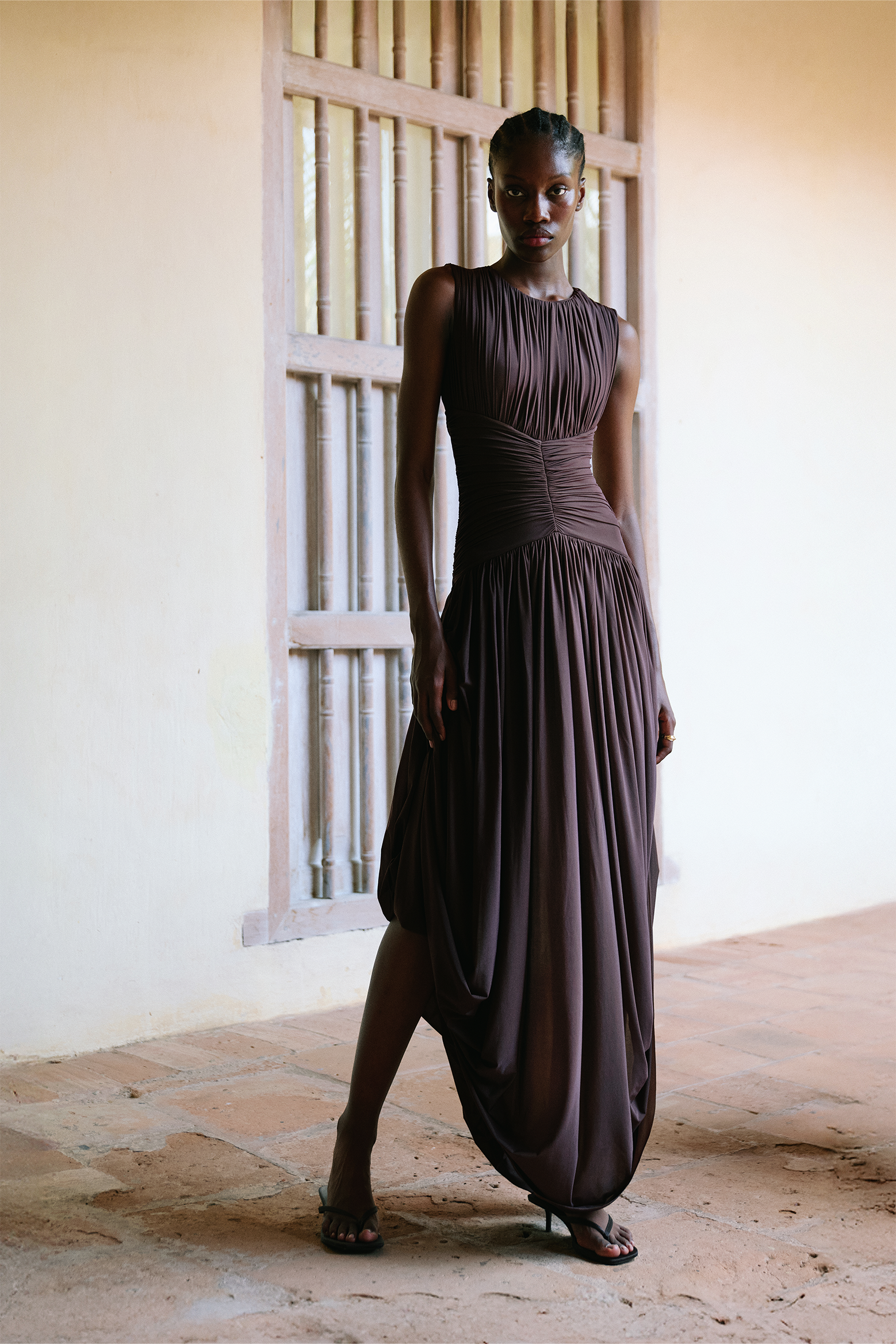 MAYGEL CORONEL ATRIO BUBBLE DRESS IN WOOD | THE NEW TREND