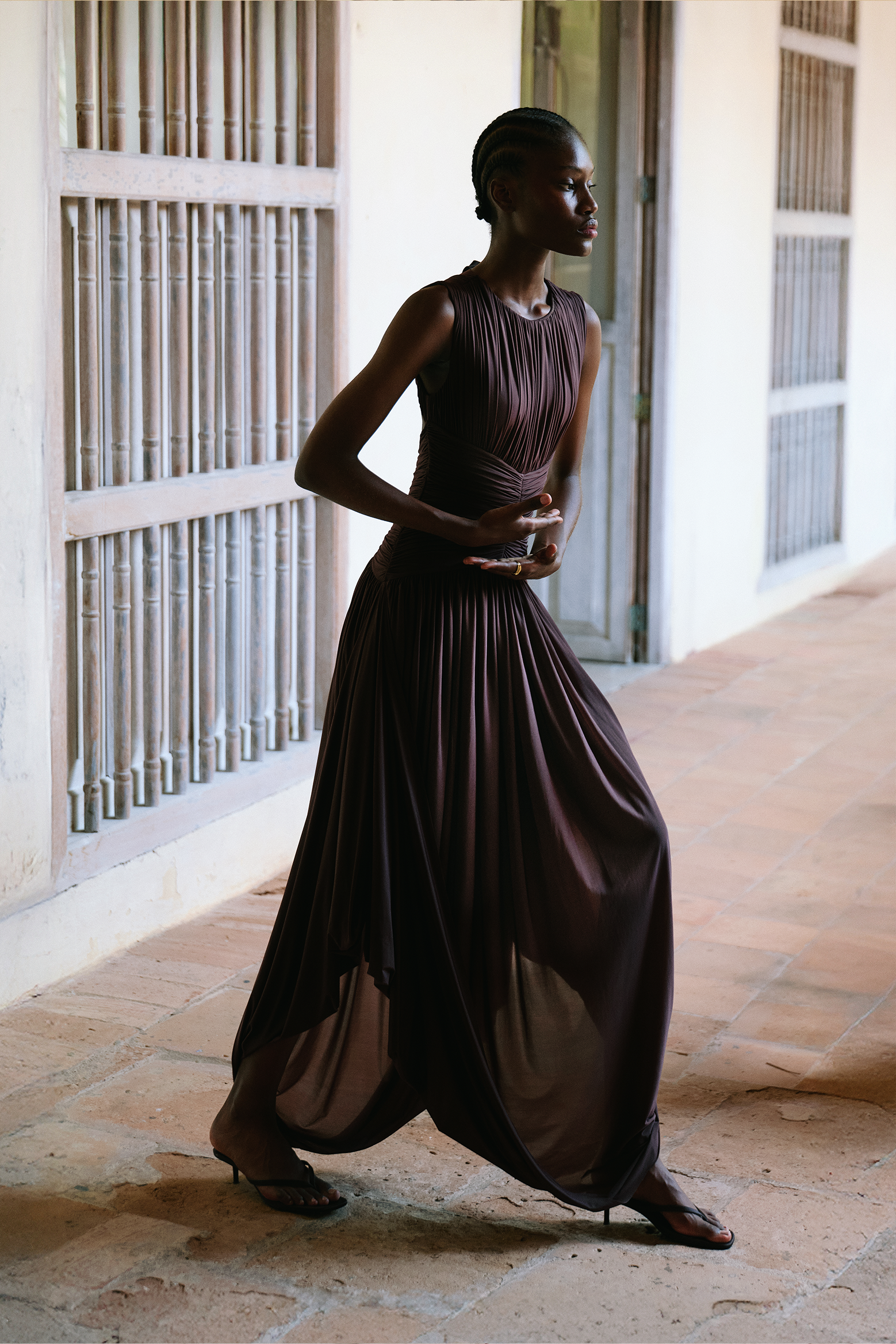 MAYGEL CORONEL ATRIO BUBBLE DRESS IN WOOD | THE NEW TREND