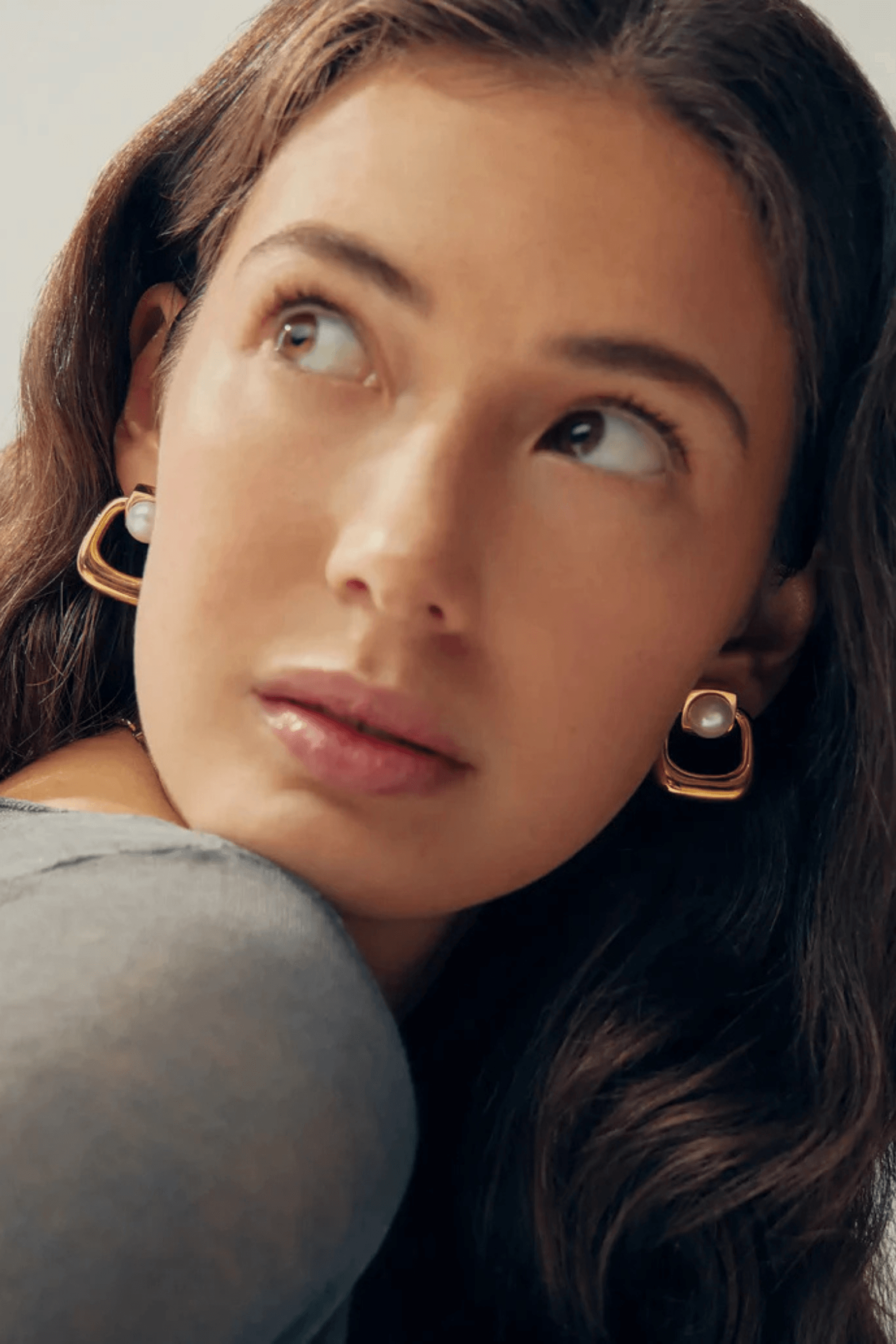 BUTTON PEARL STATEMENT STUD EARRINGS