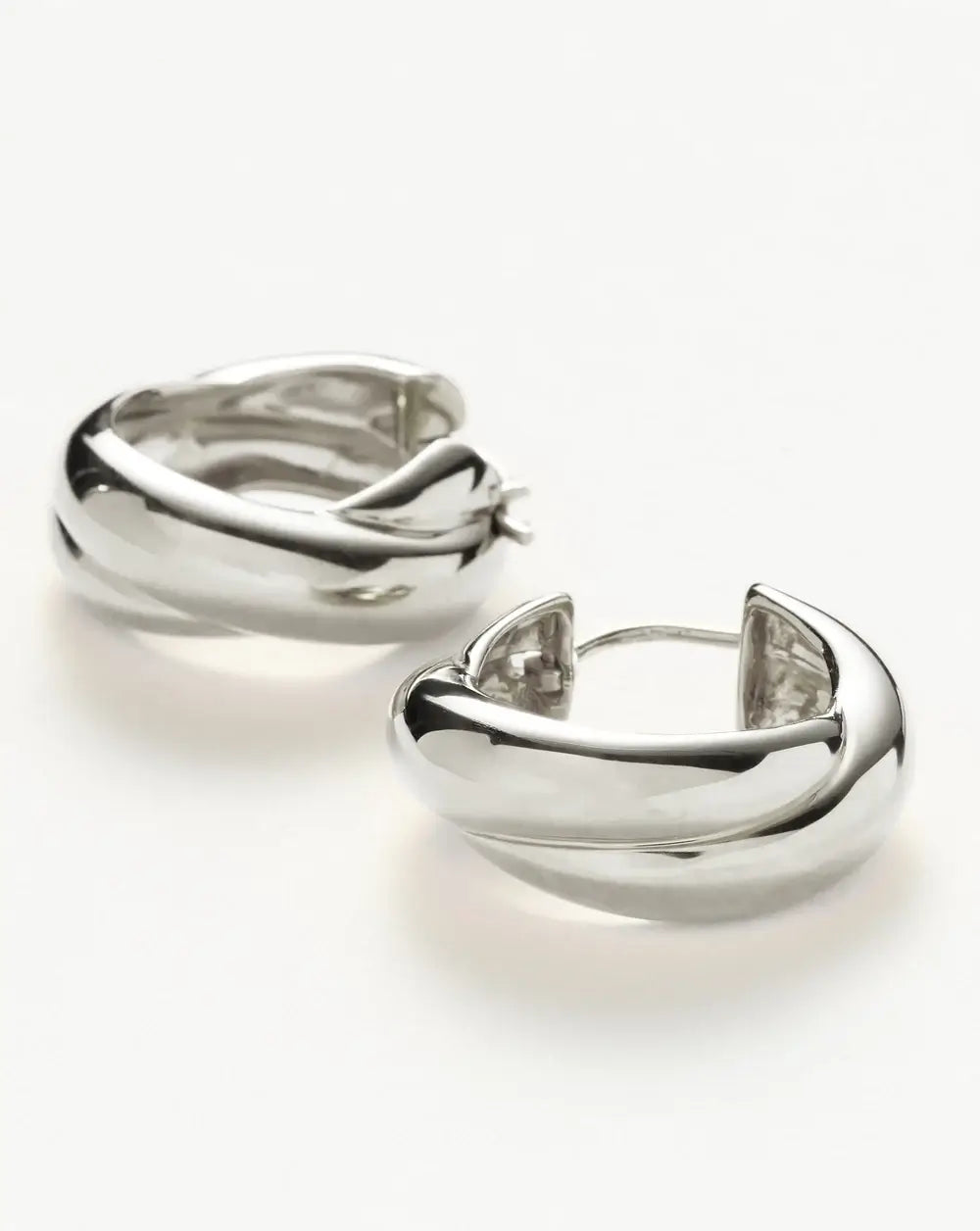 CHUNKY ENTWINE MEDIUM HOOP EARRINGS SILVER | THE NEW TREND